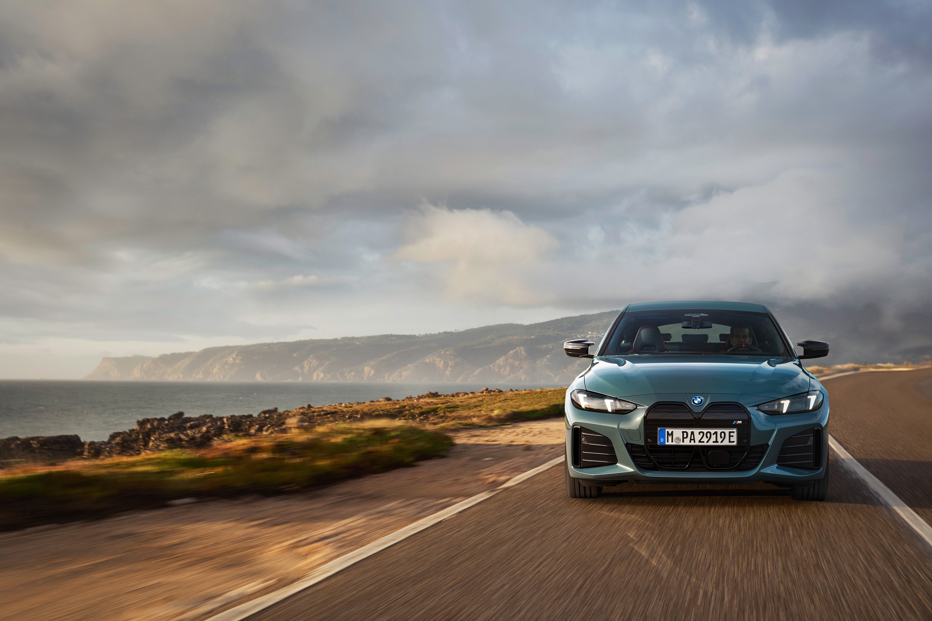BMW i4 exterior P90546648