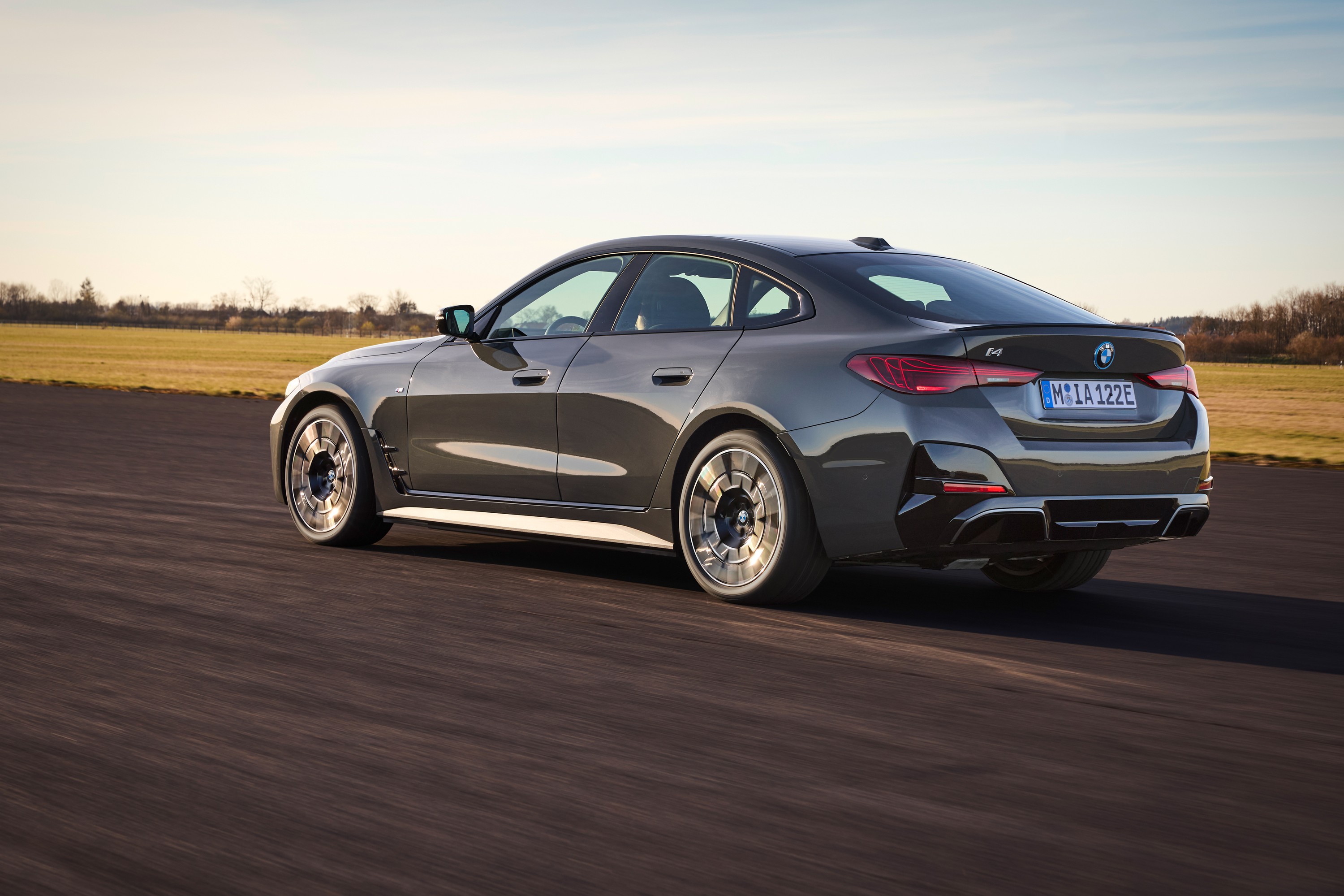 BMW i4 exterior P90546620