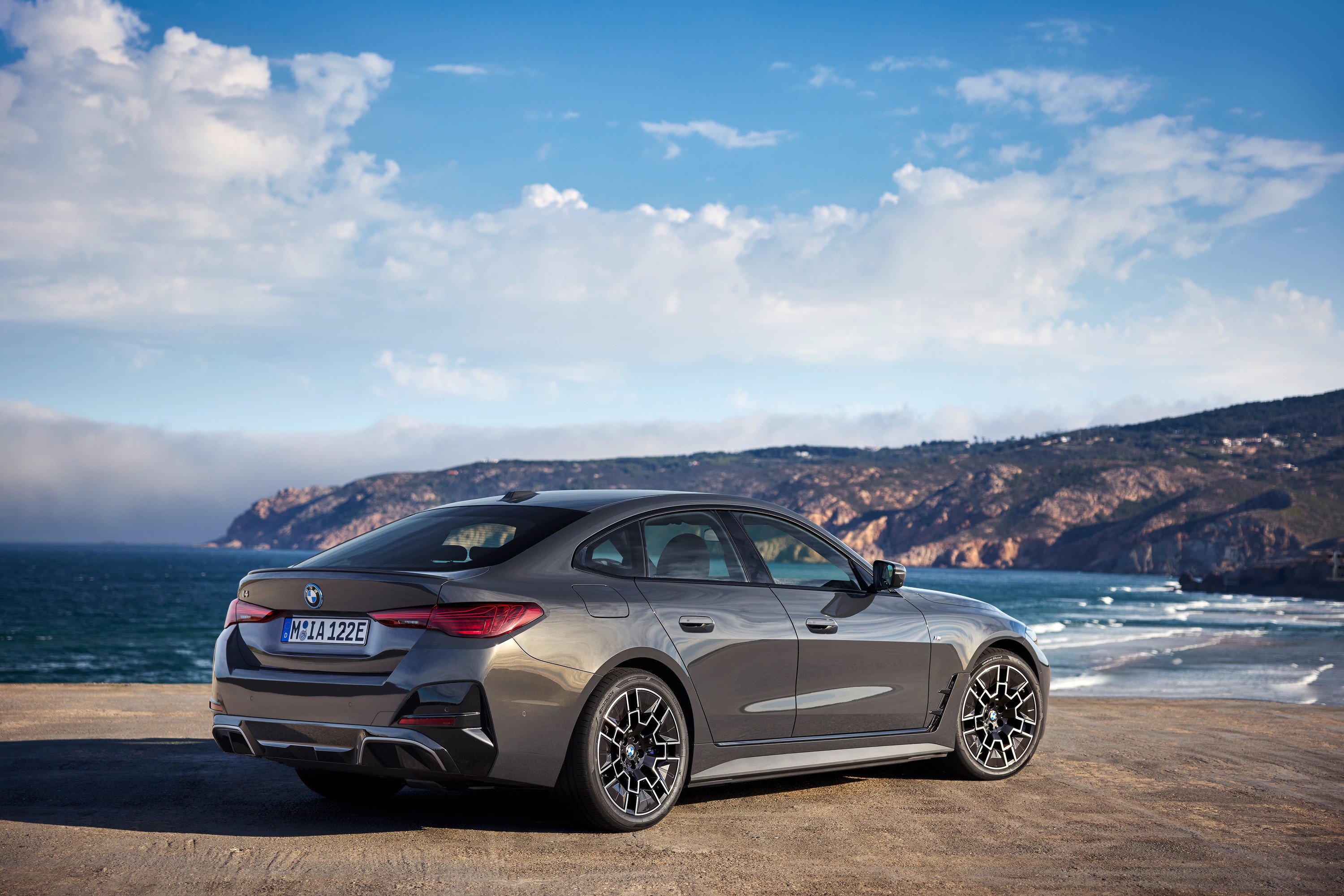 BMW i4 exterior P90546619