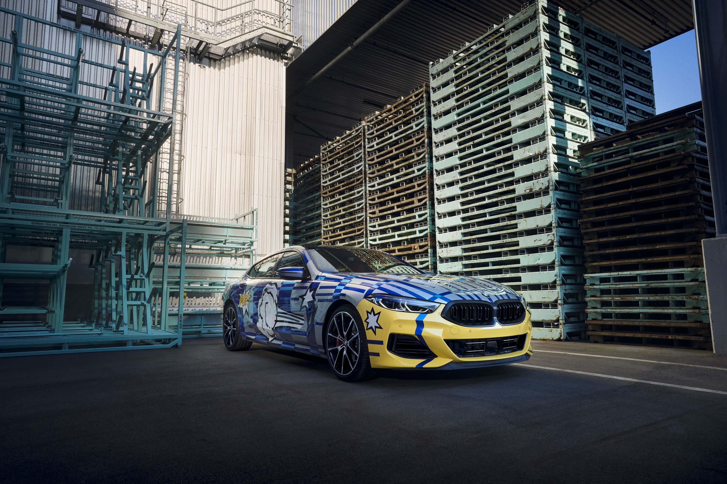 BMW M850i exterior P90449965