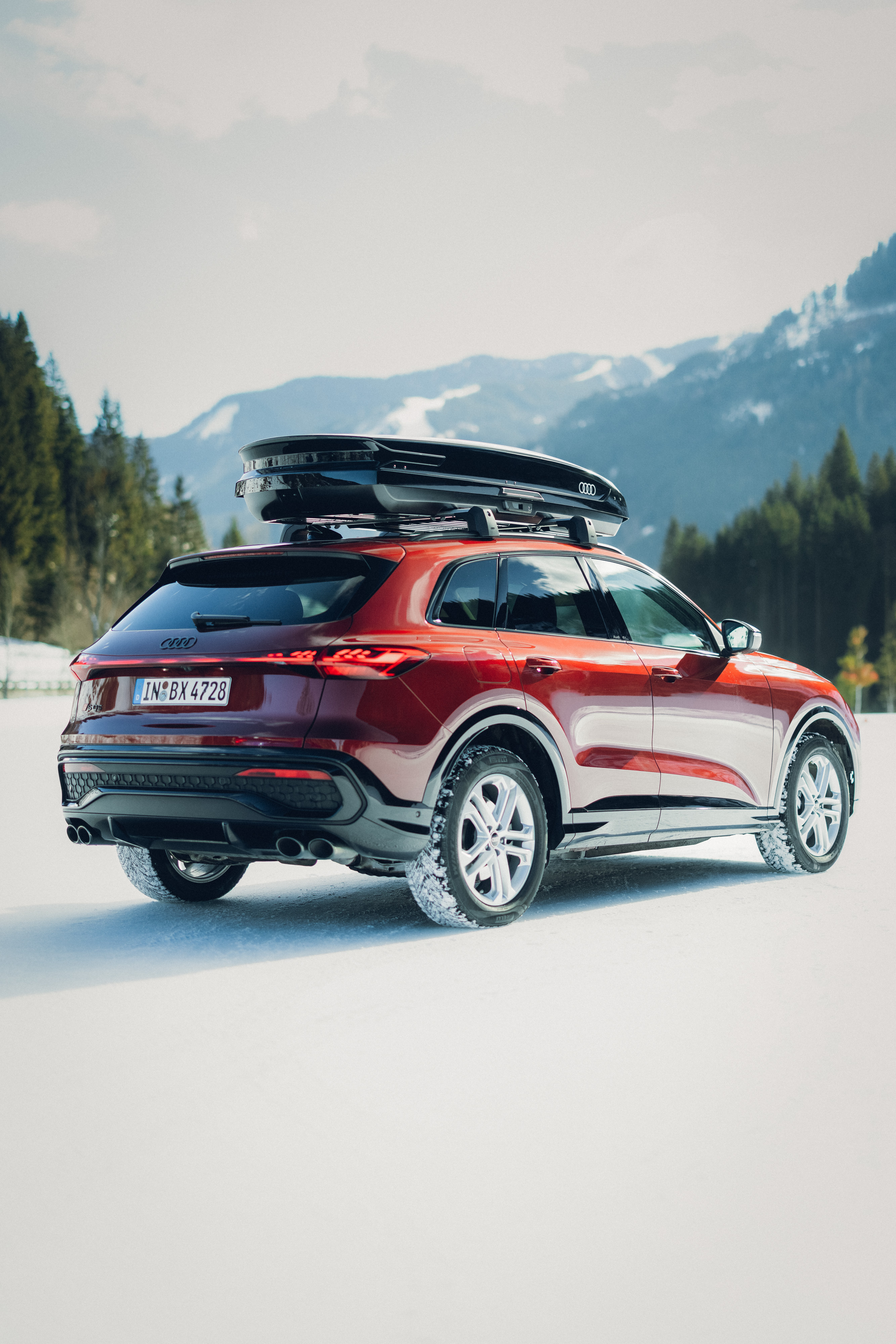 Audi SQ5 SUV additional exterior official photo
