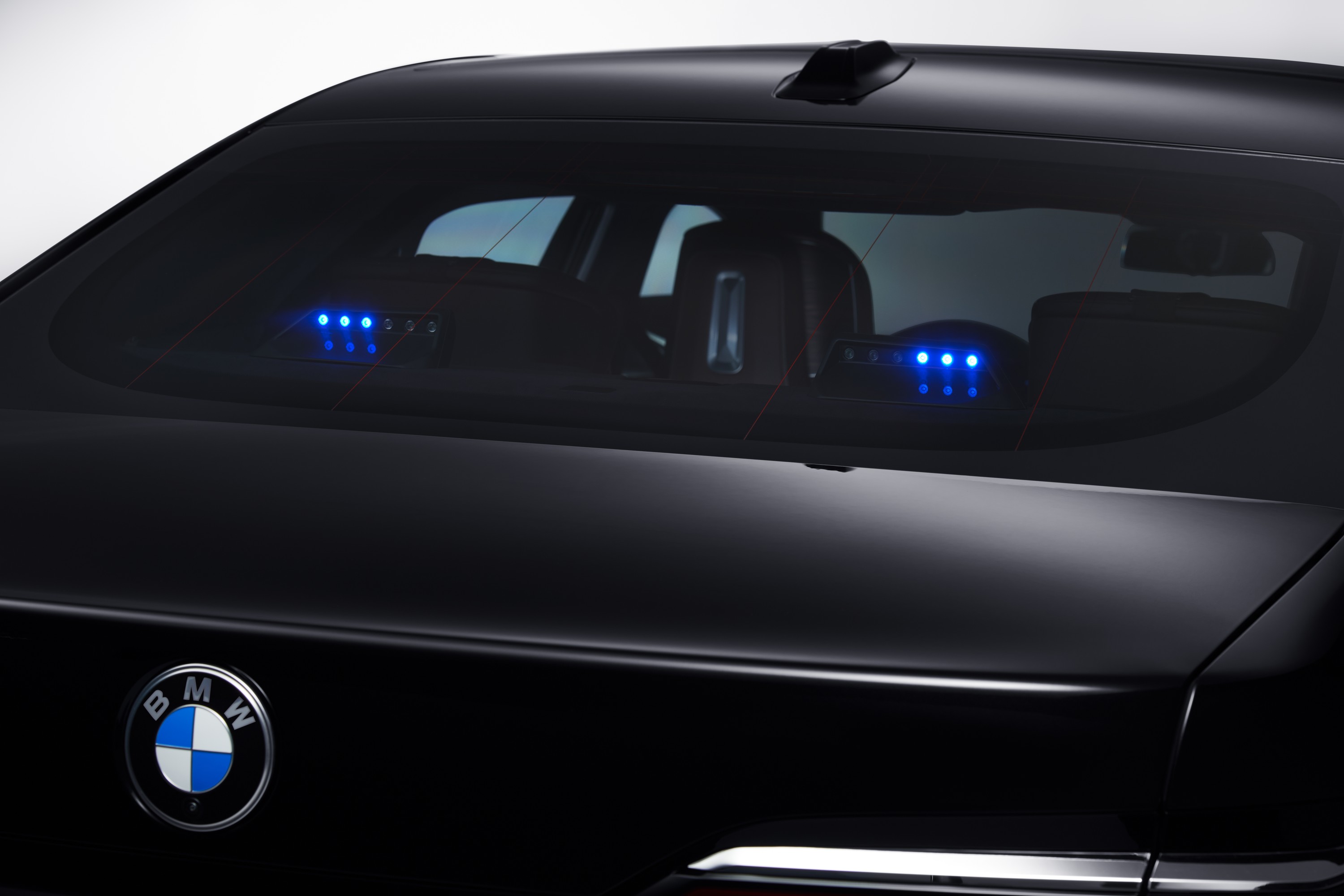 BMW 760i exterior P90516166