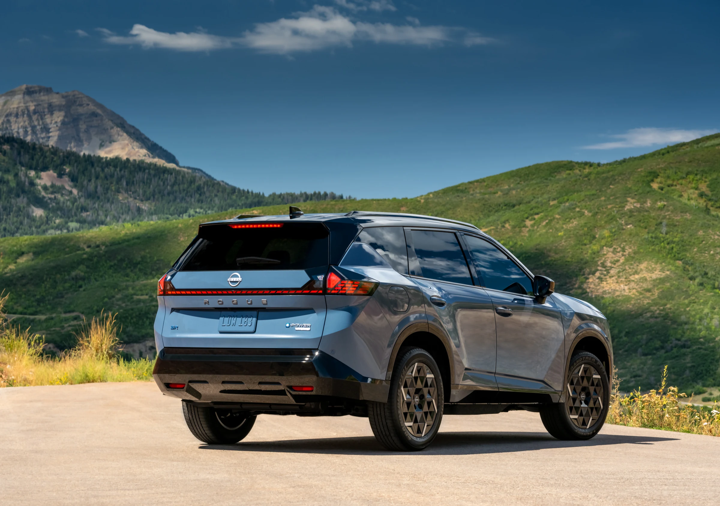 2027 Nissan Rogue Hybrid exterior photo 12