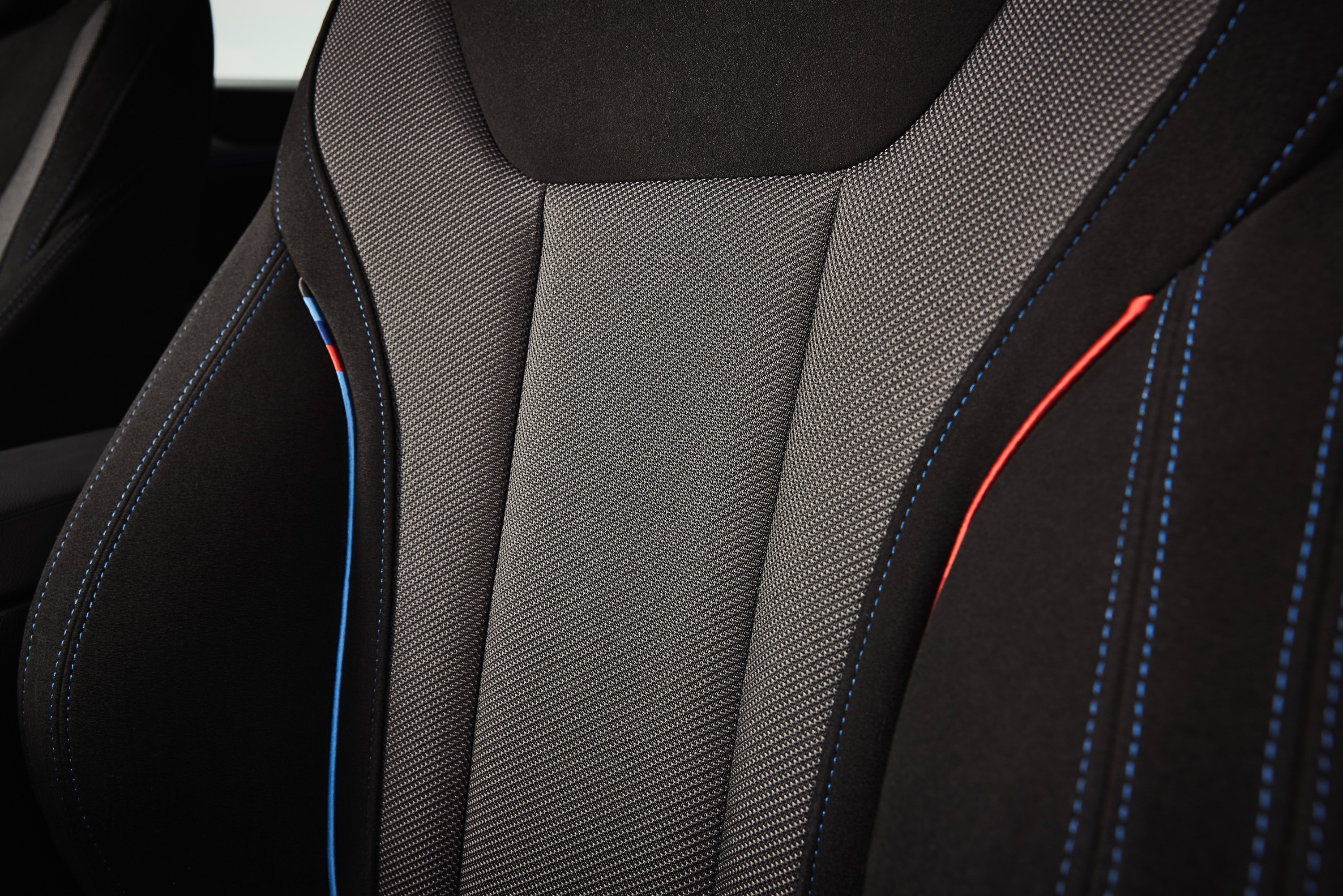 BMW i4 interior P90546626