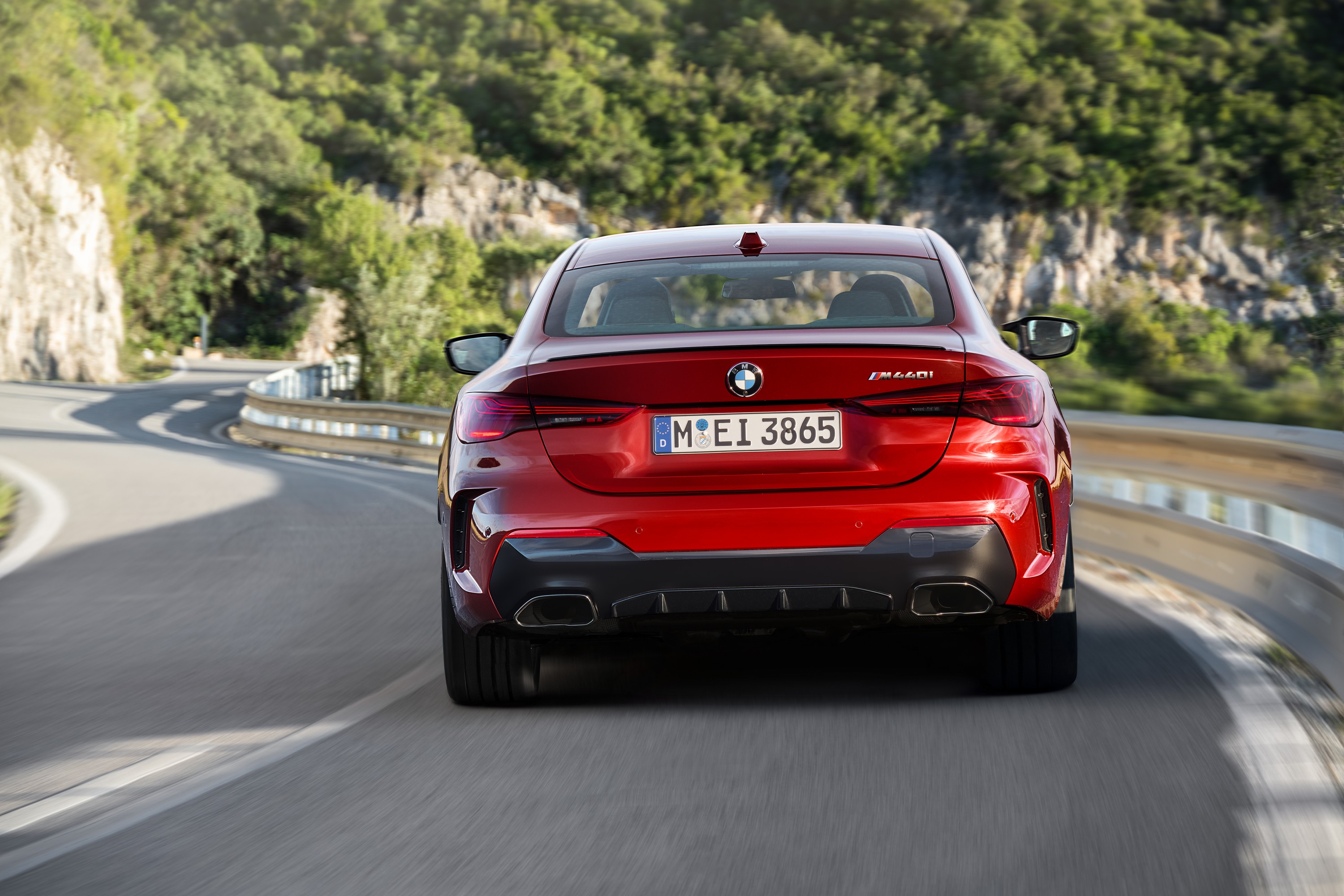 BMW 4 Series driving P90535817