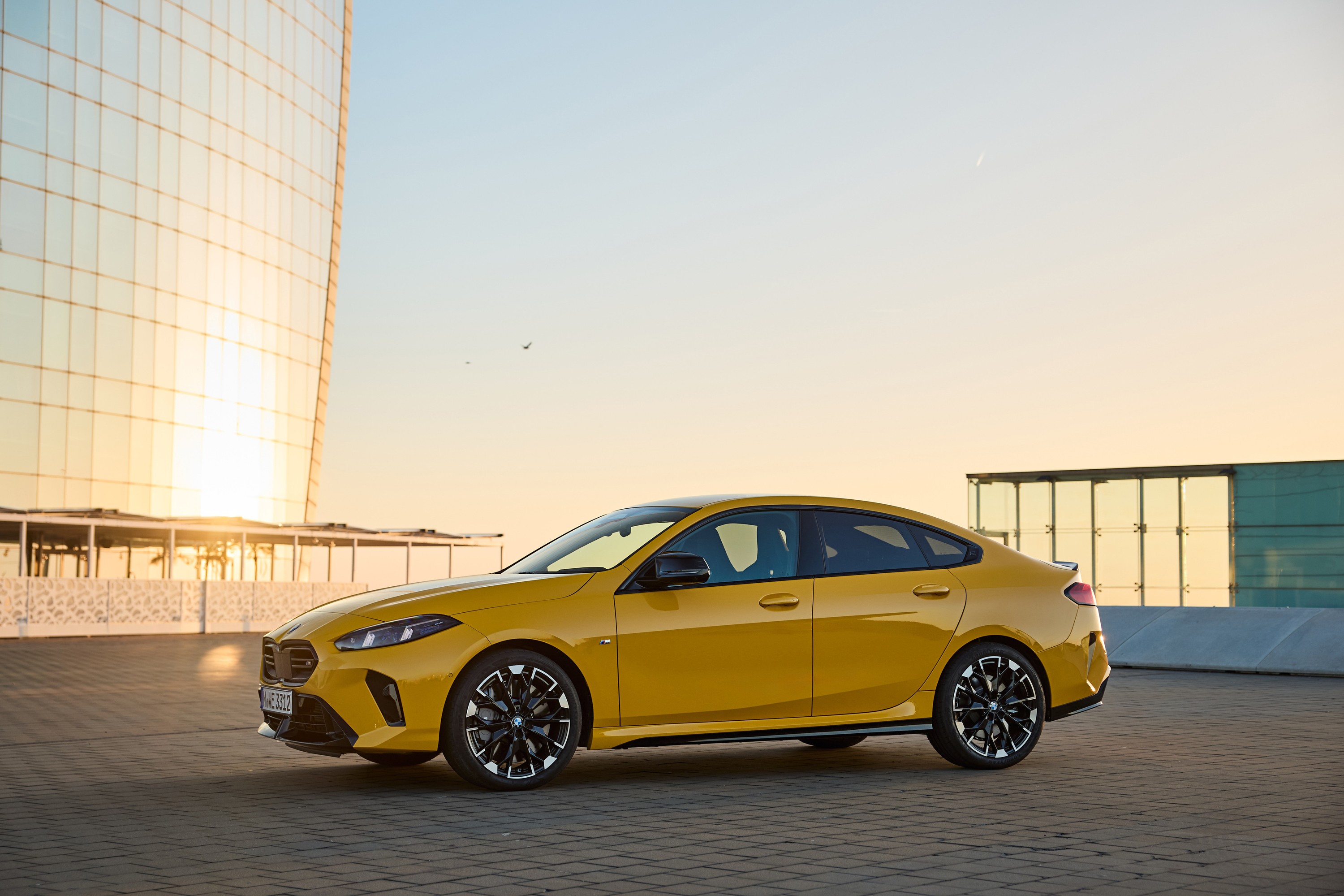 BMW M235 exterior P90588992