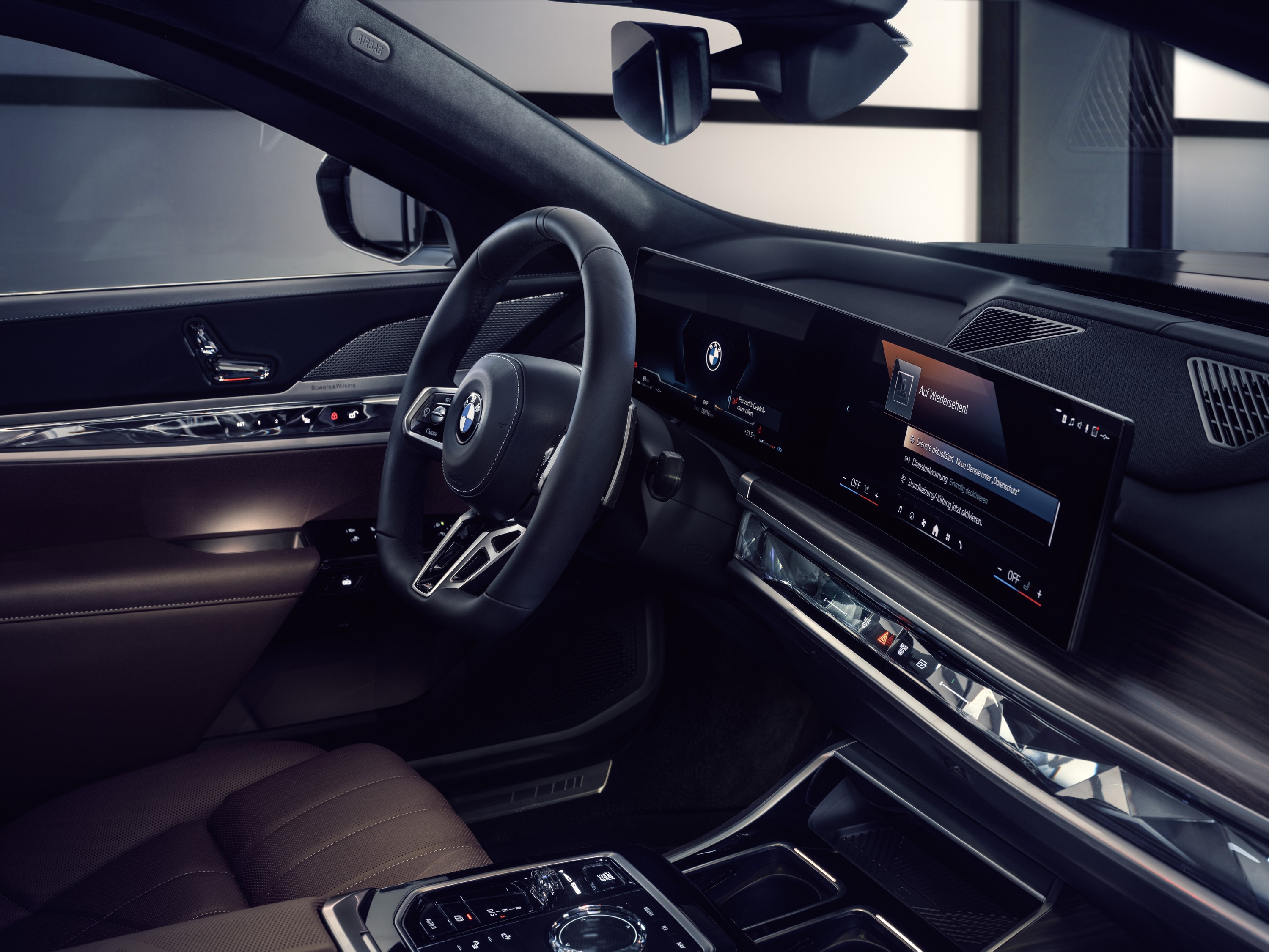 BMW 760i exterior P90516180