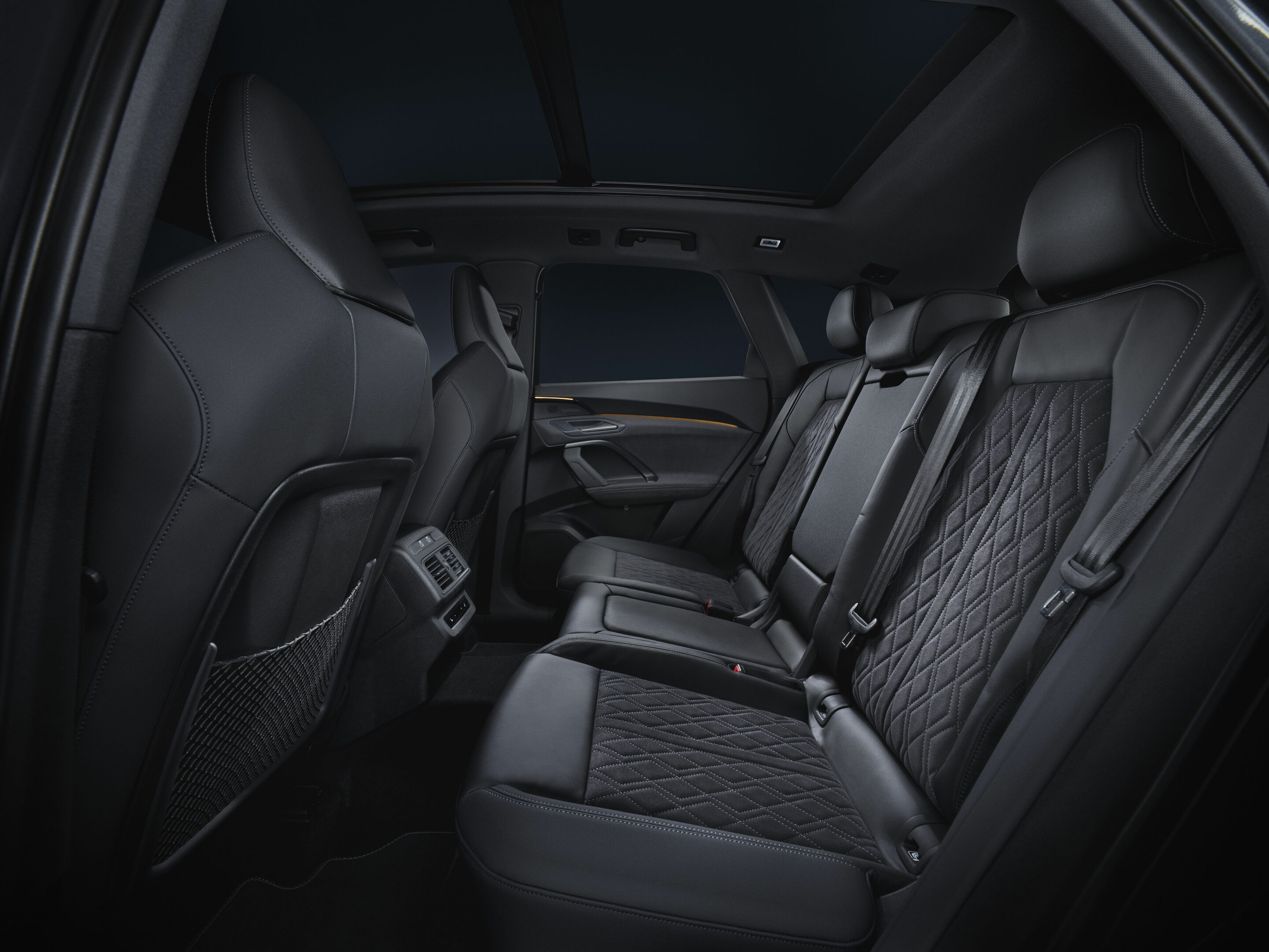 Audi Q5 SUV additional exterior official photo