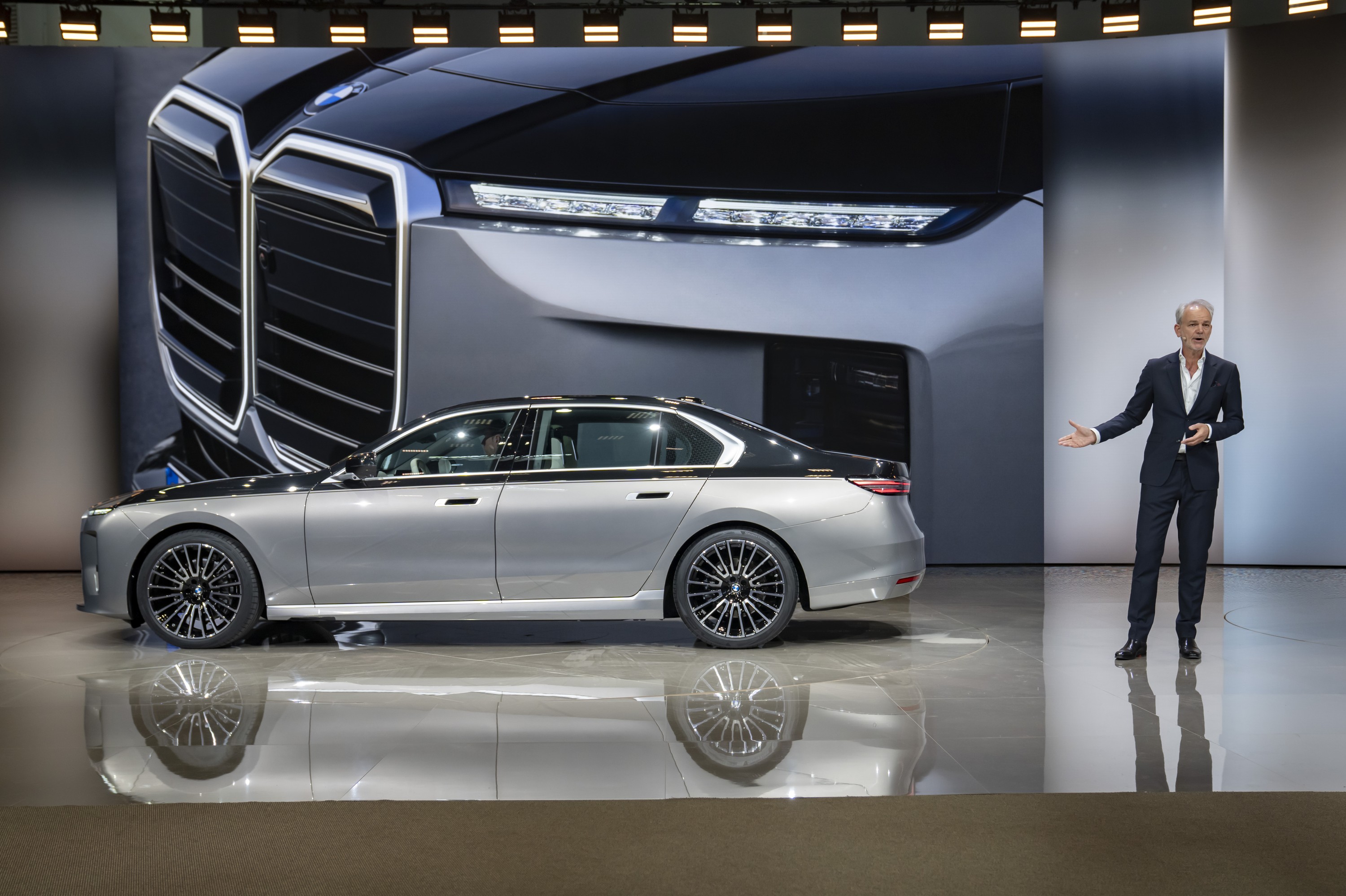 BMW 7 Series exterior P90639056