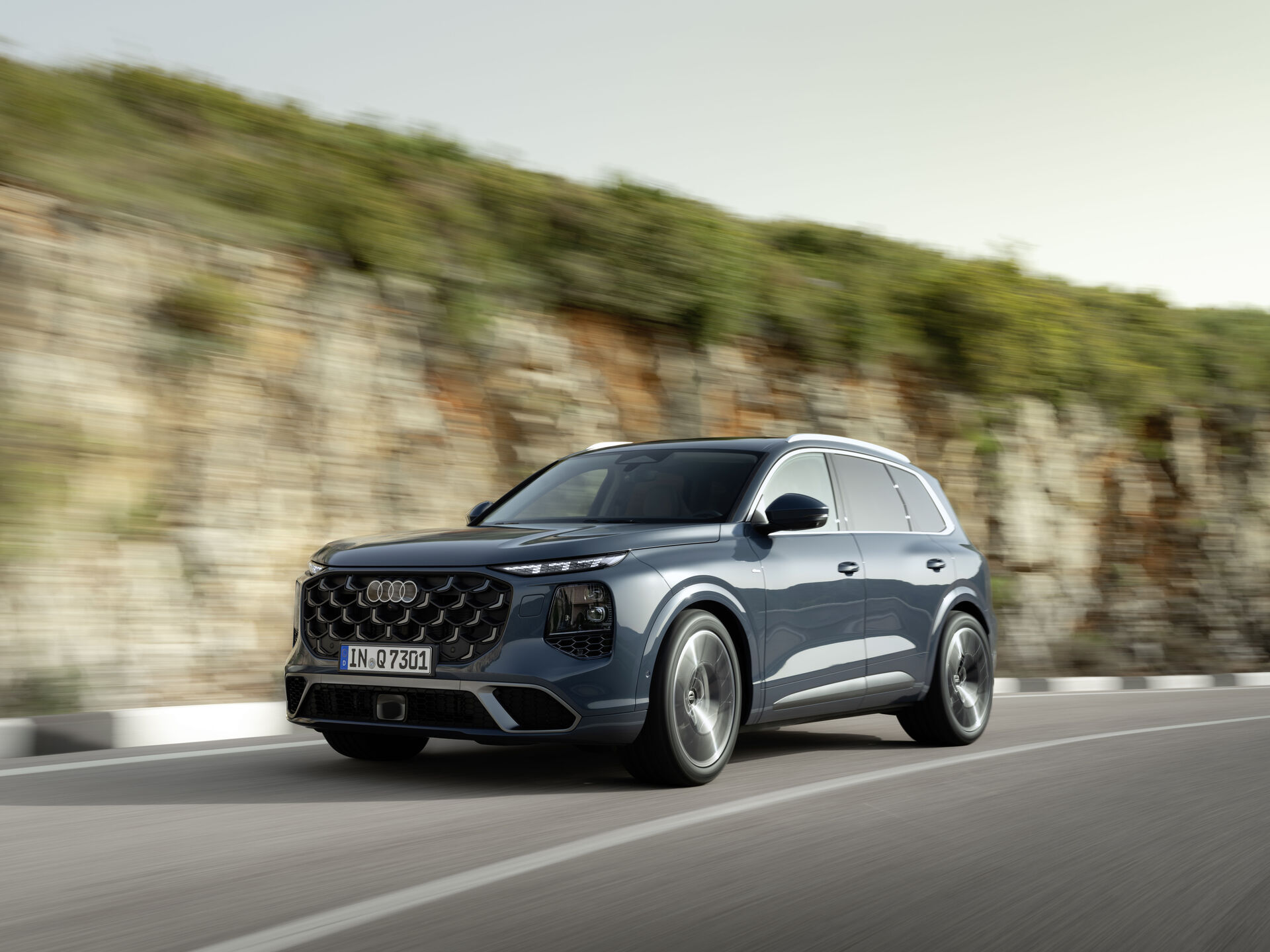 Audi Q7 Exterior official photo