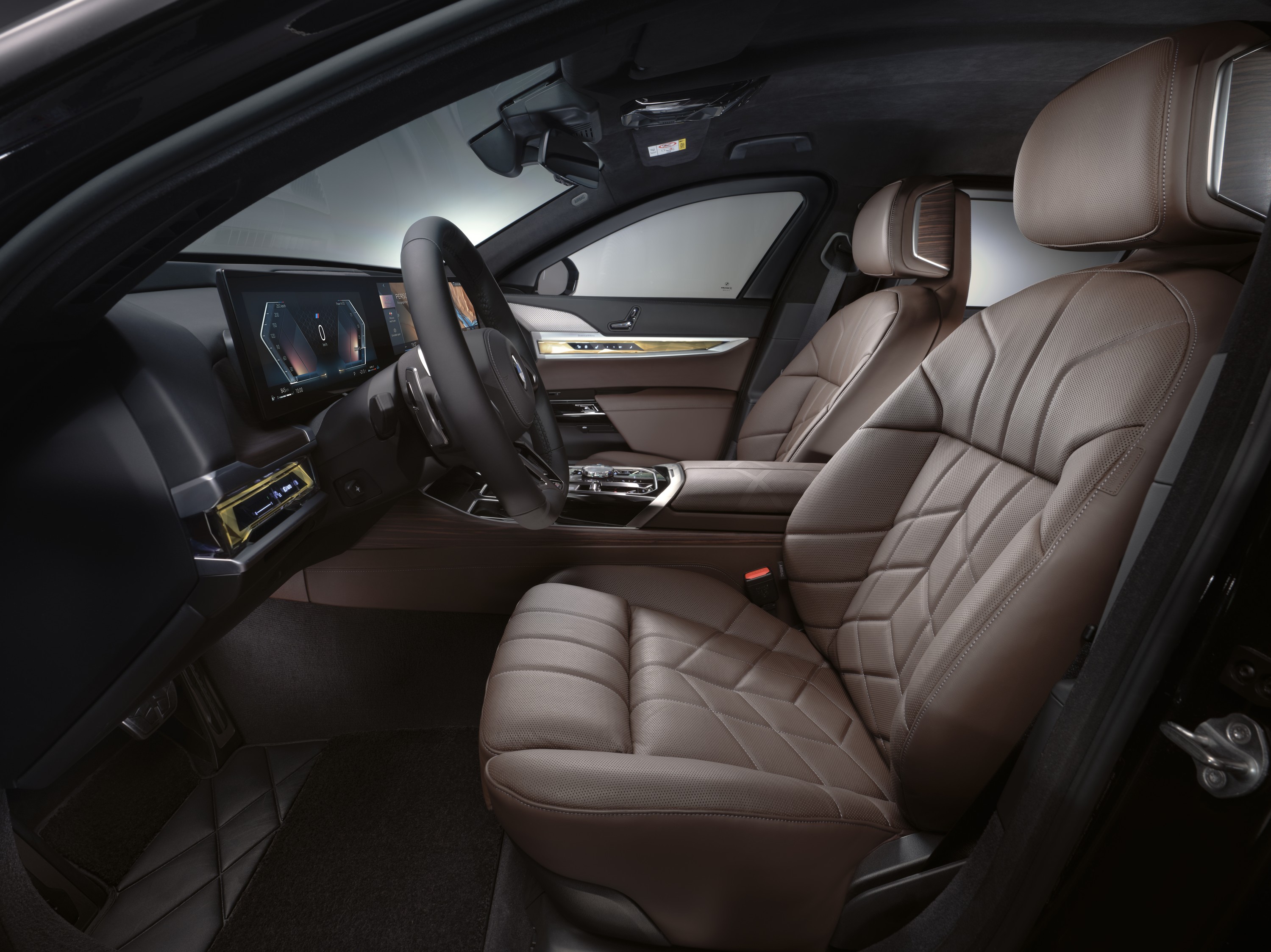 BMW 760i exterior P90516173
