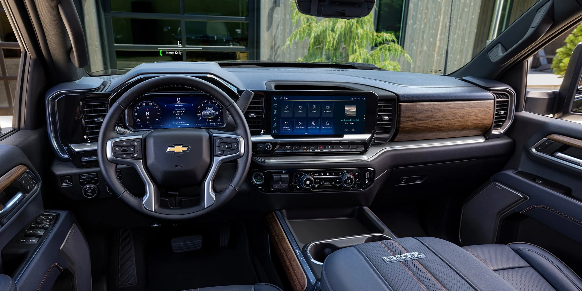 Chevrolet Silverado HD dashboard, steering wheel and front cabin