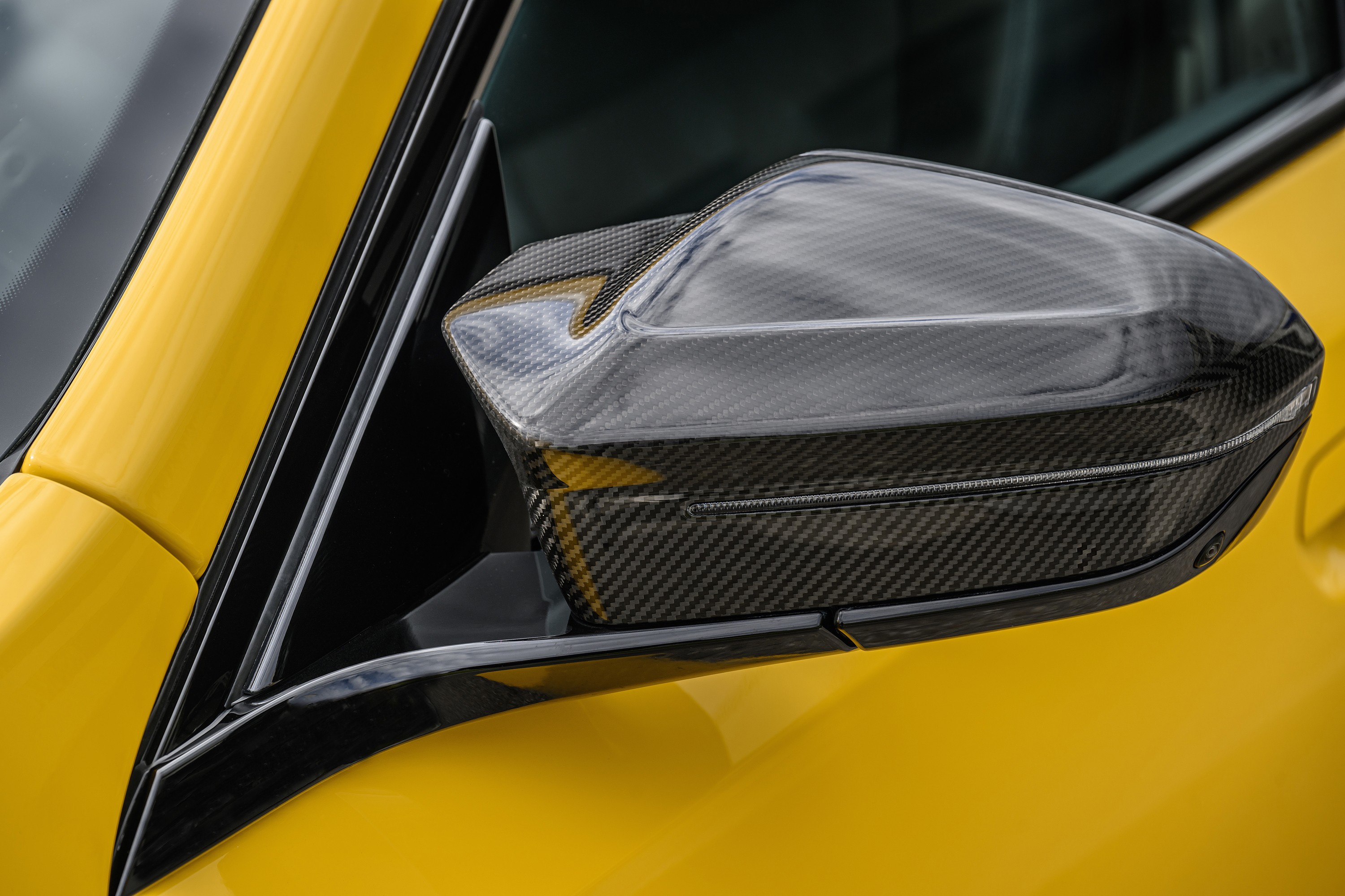 BMW M5 technology P90575486