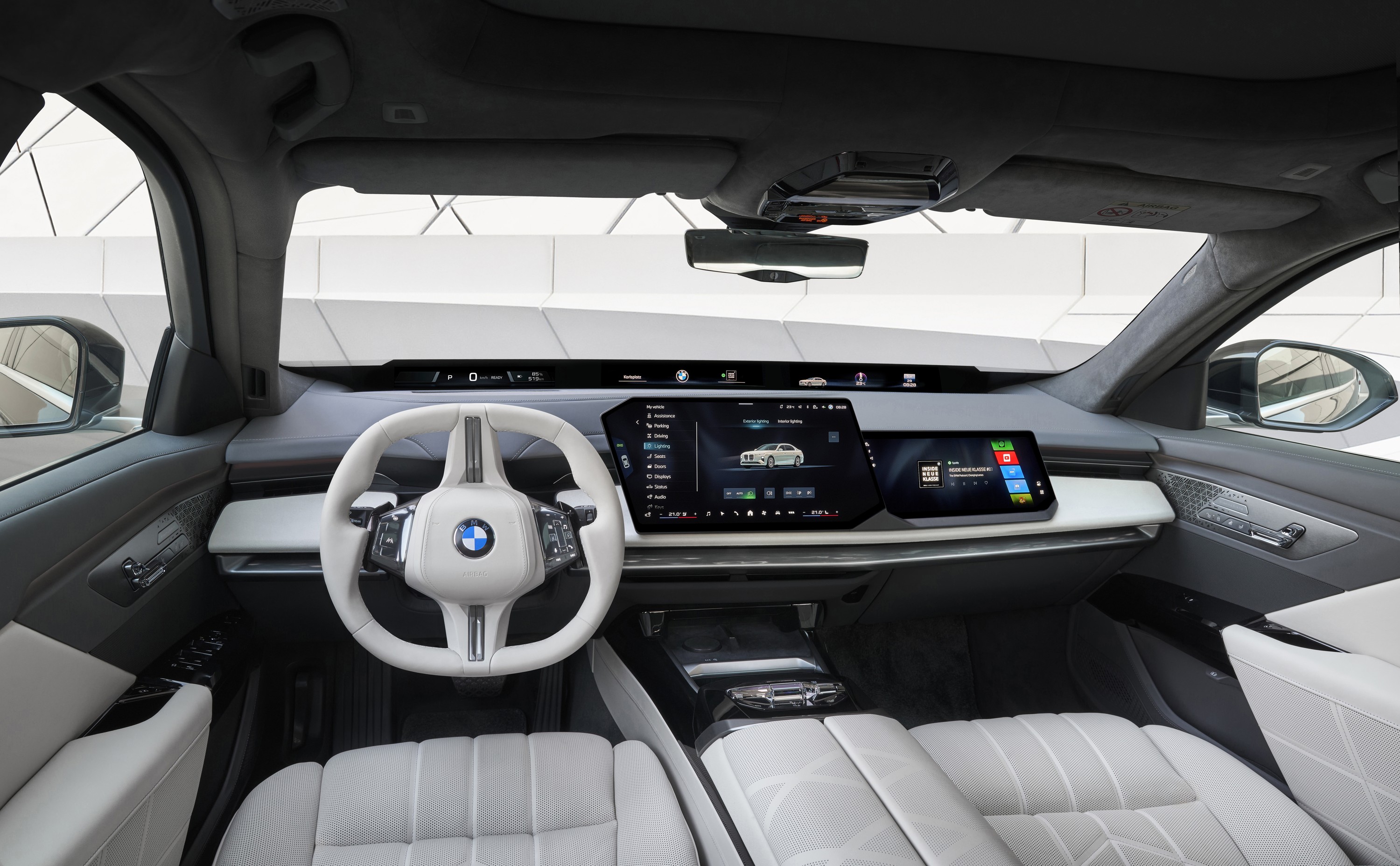 BMW 7 Series interior P90638746