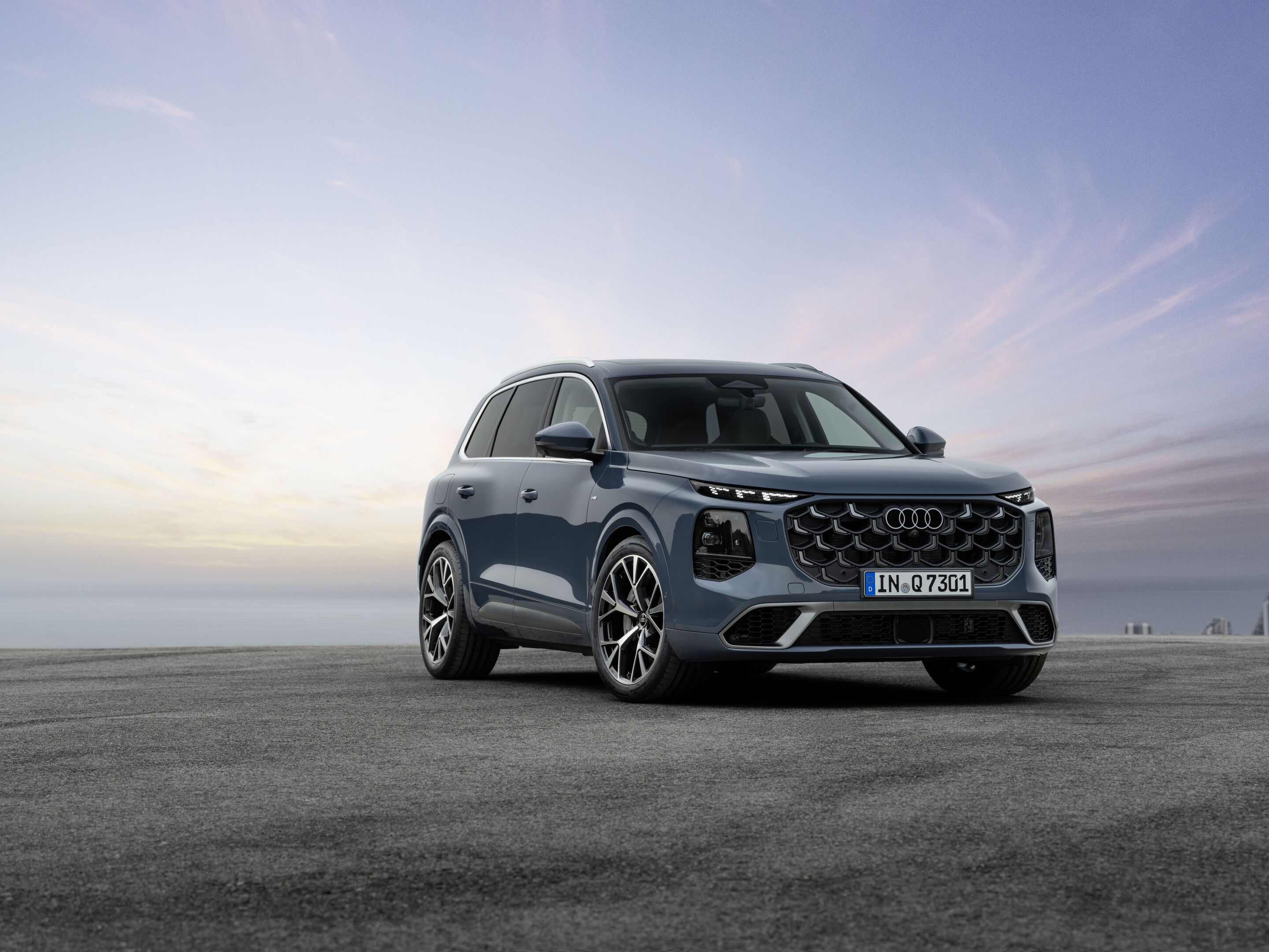 Audi Q7 Exterior official photo