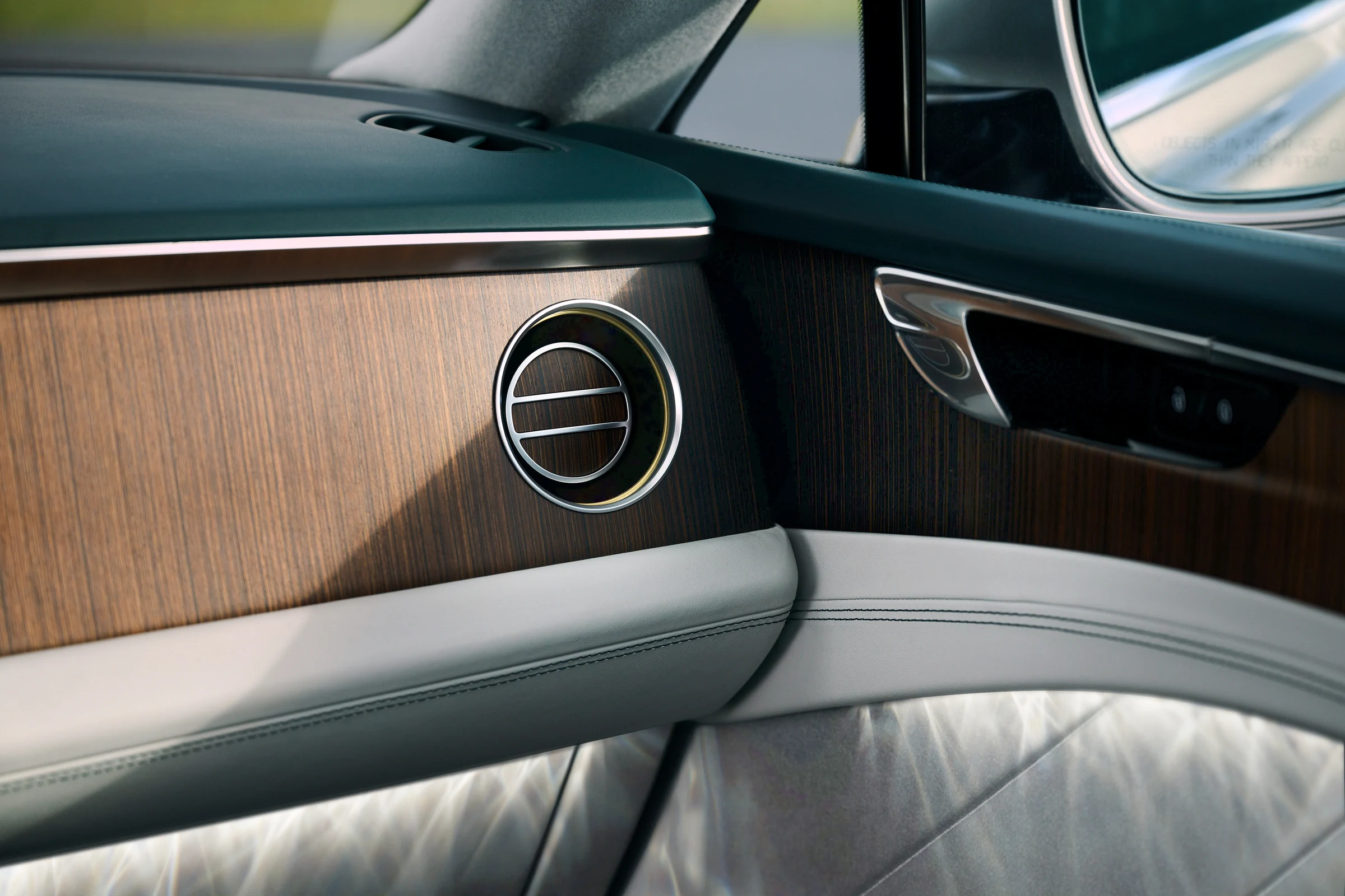 Bentley Torcal interior official photo 10