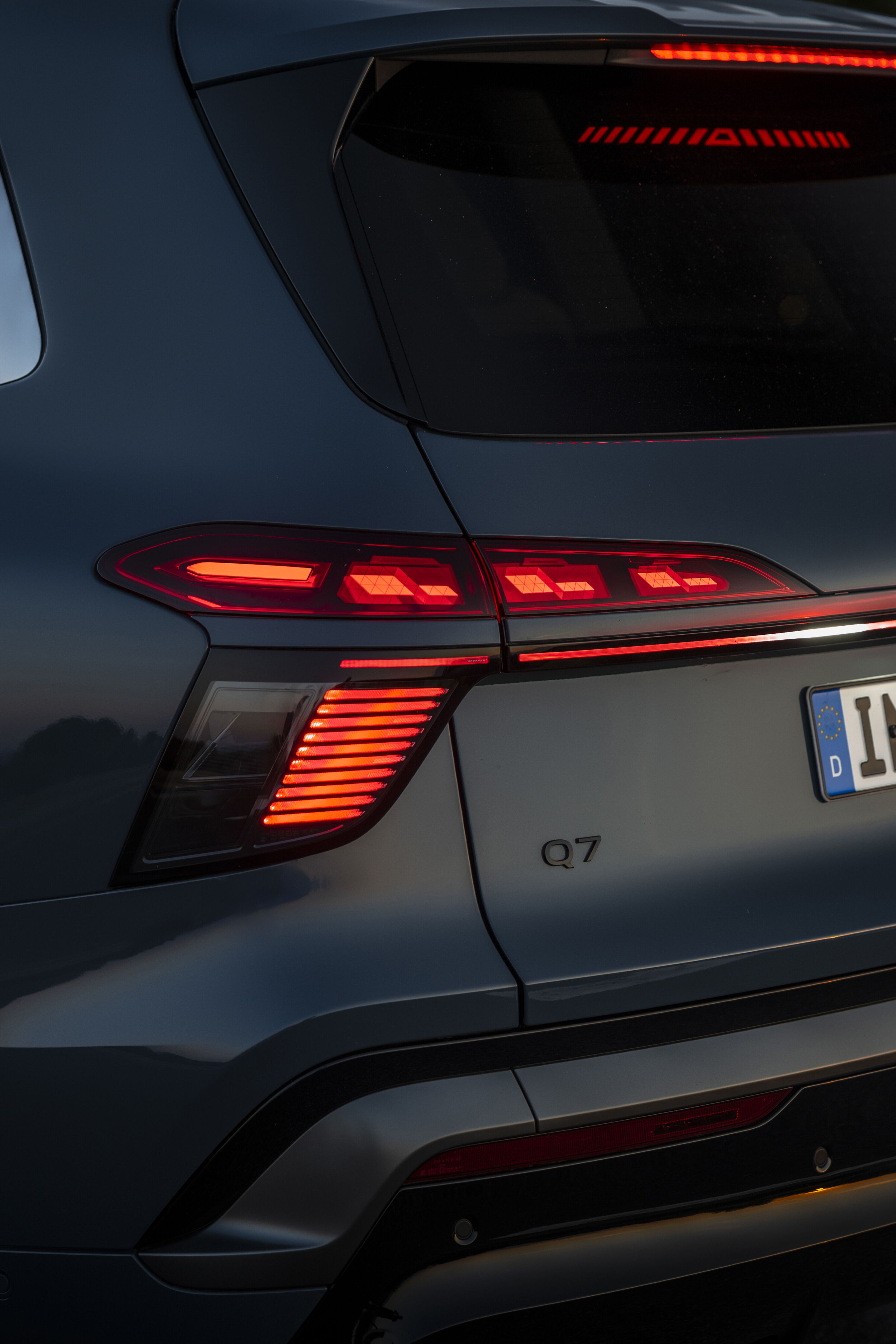 Audi Q7 Exterior official photo