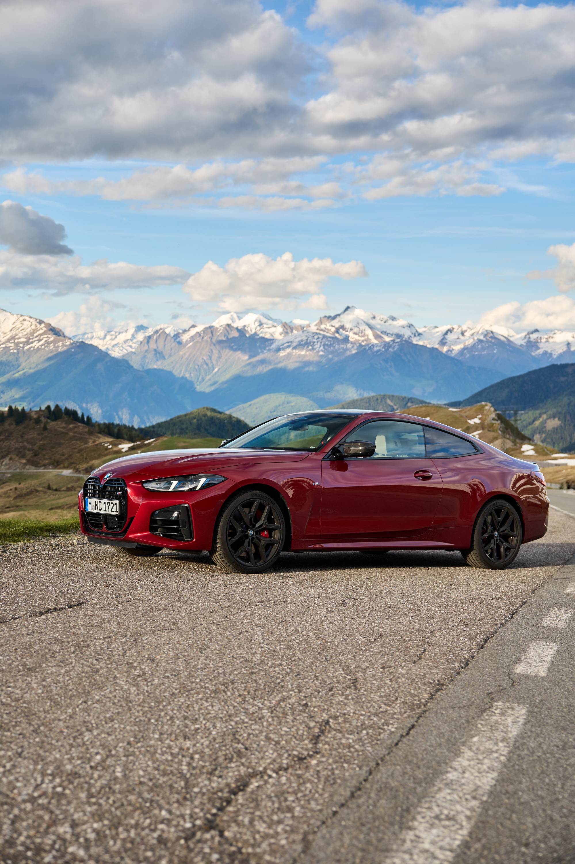 BMW M440i exterior P90565106