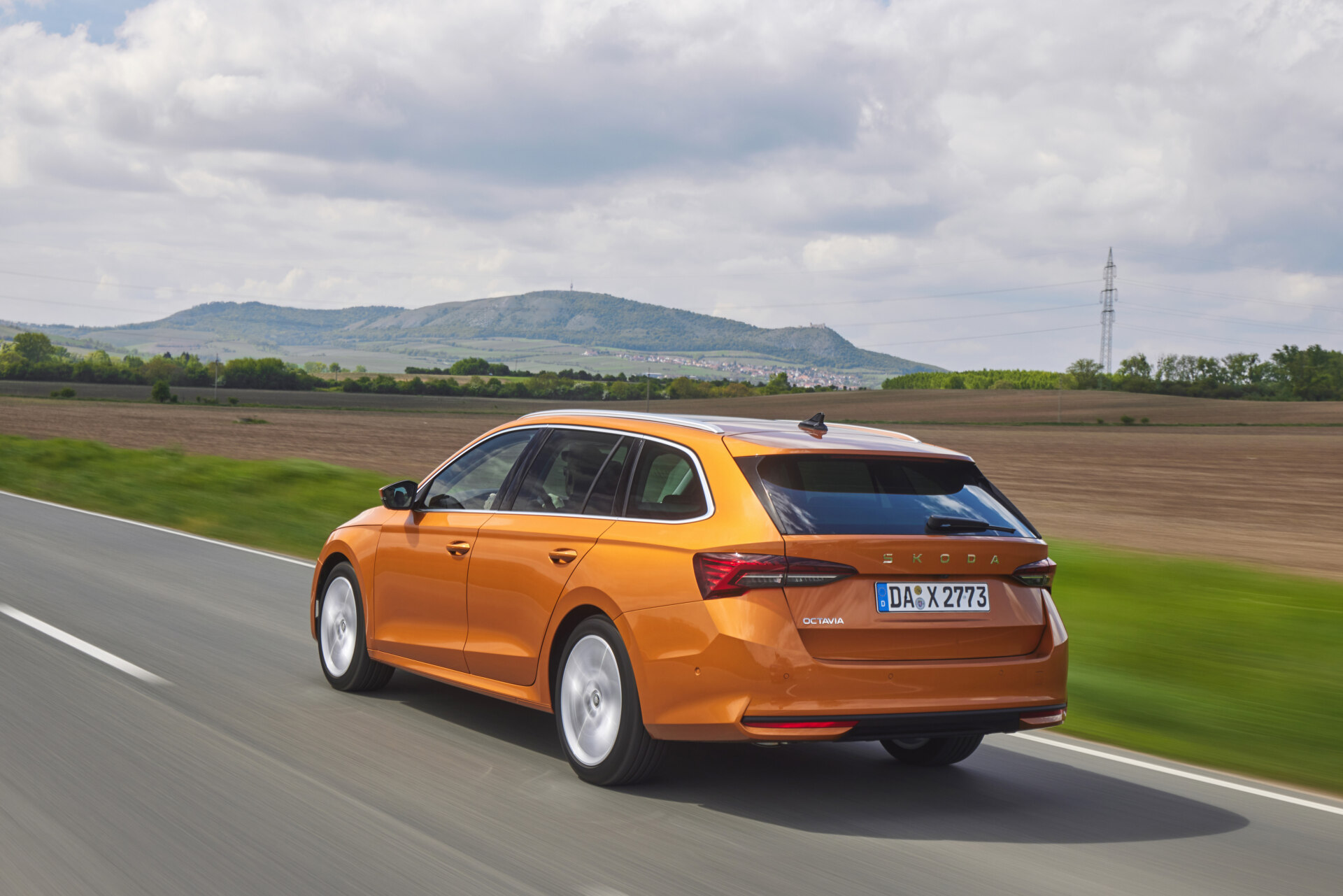Škoda Octavia Exterior official photo
