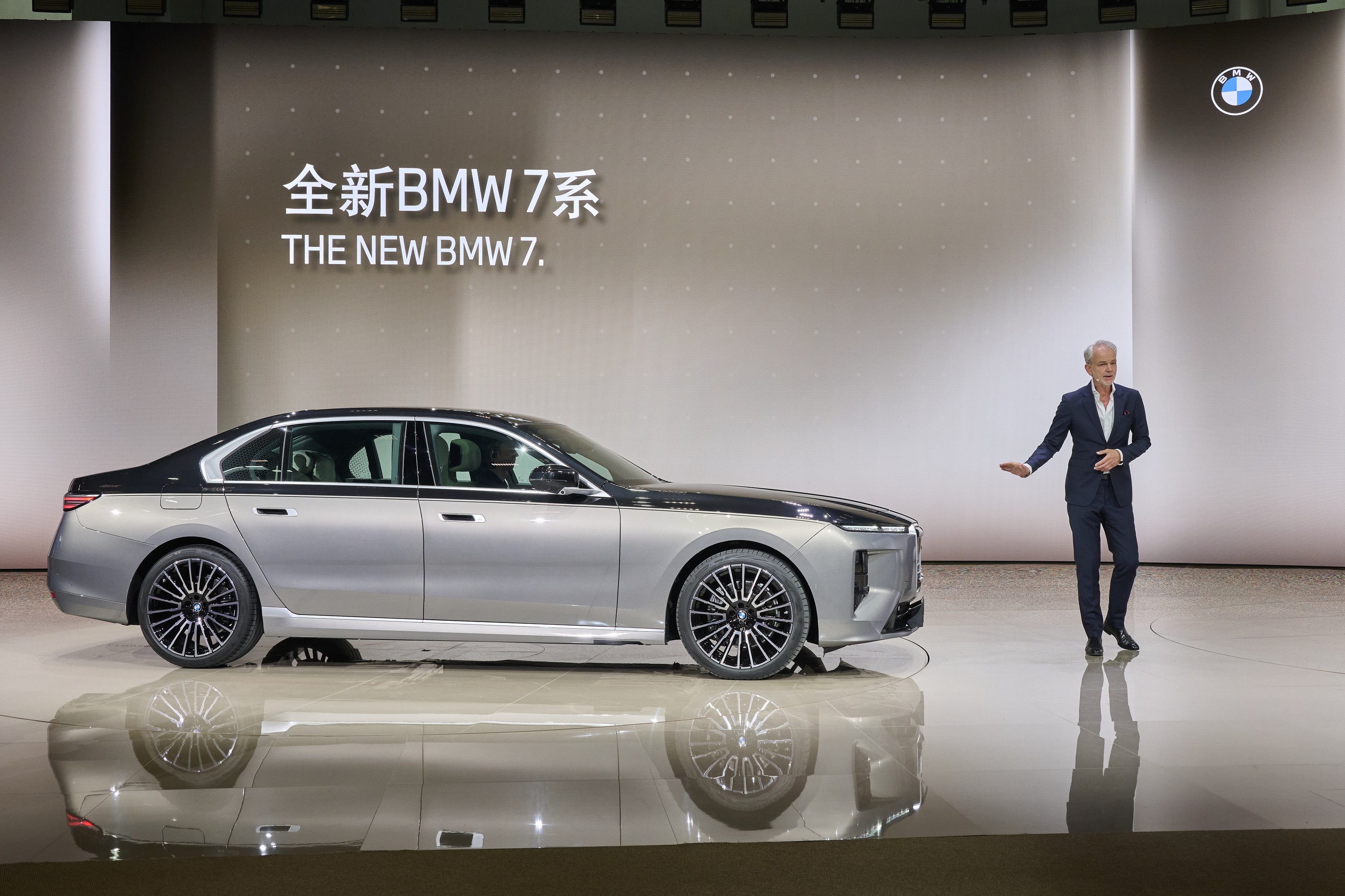 BMW 7 Series exterior P90639055