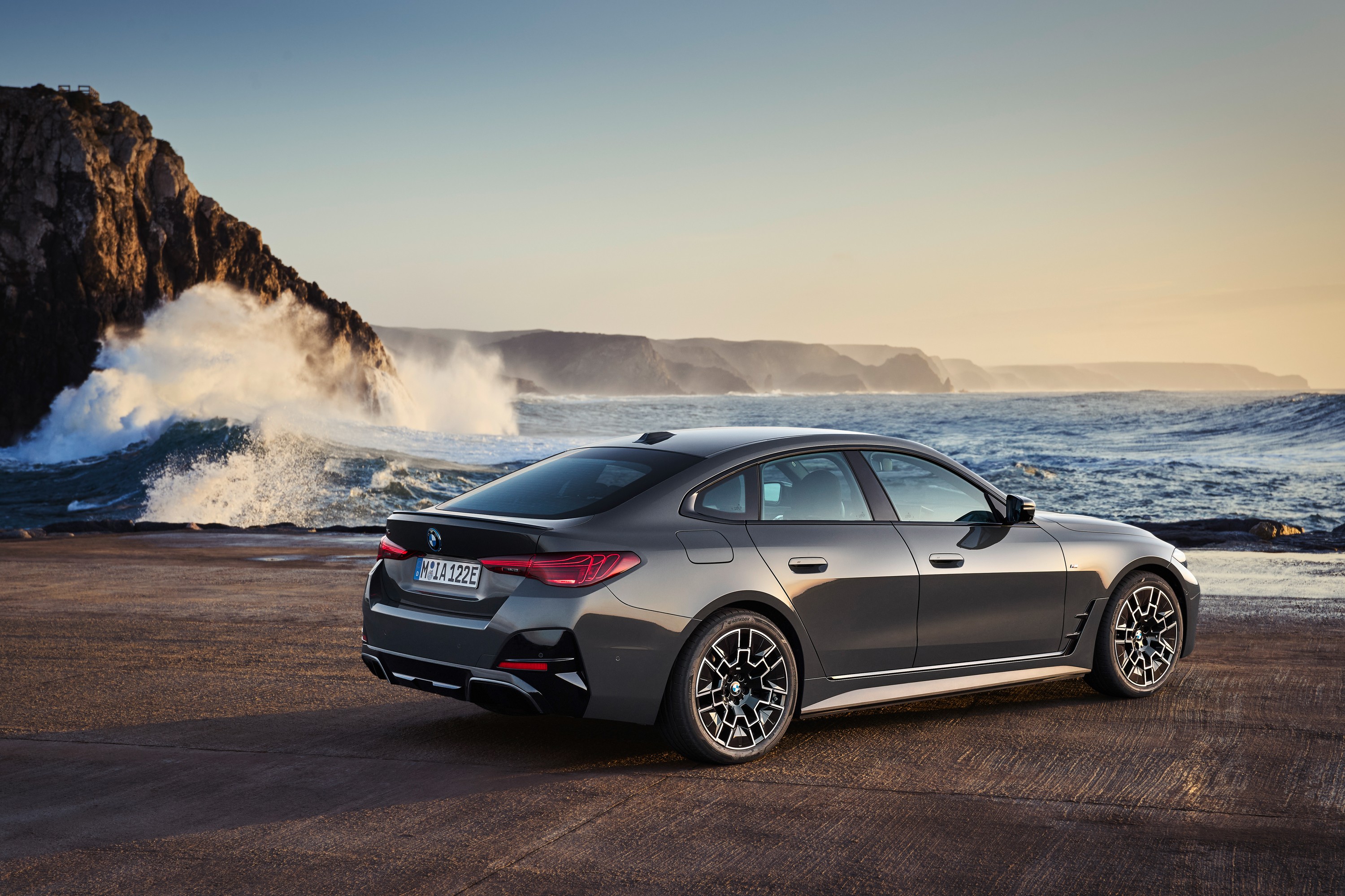 BMW i4 exterior P90546617