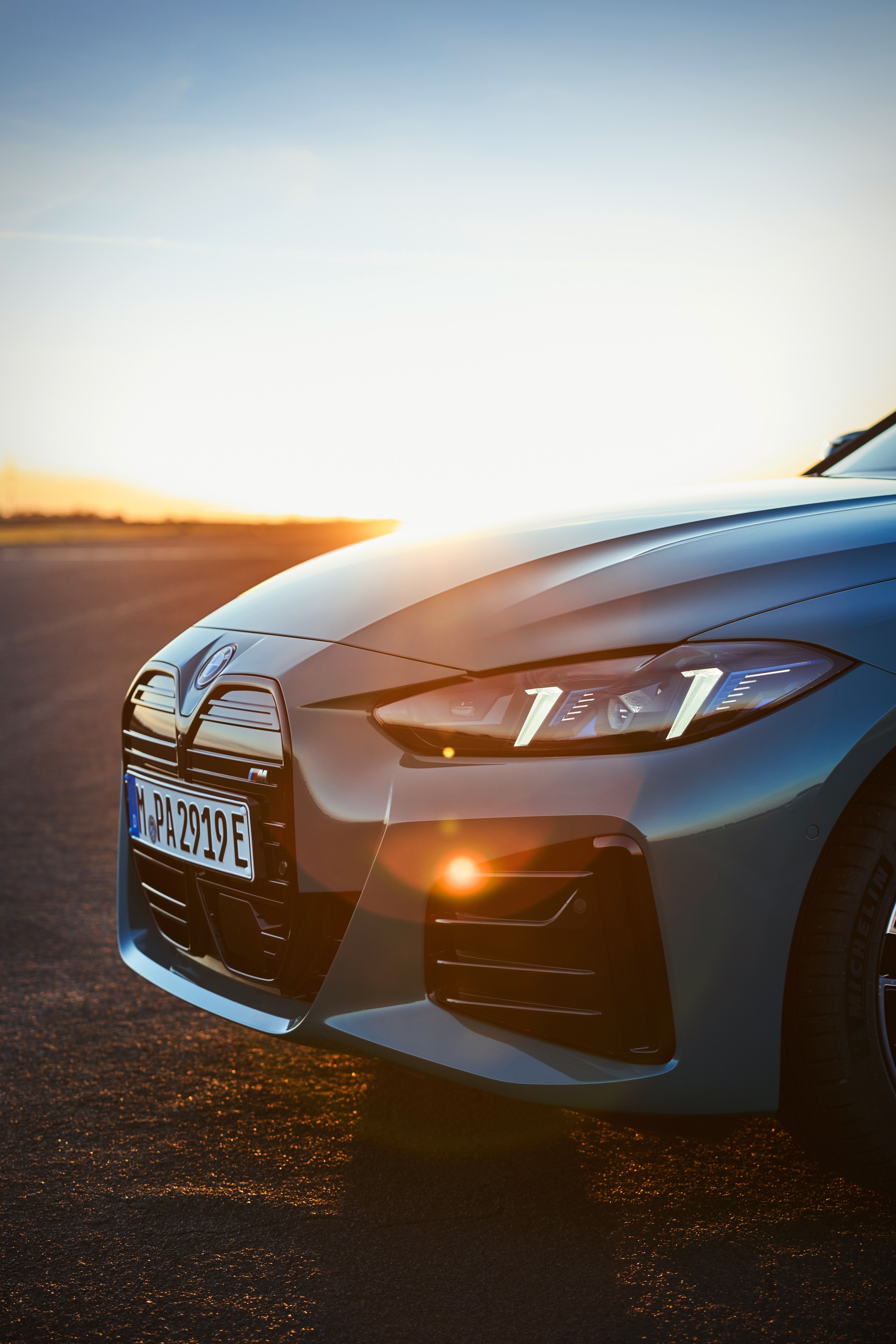 BMW i4 exterior P90546642
