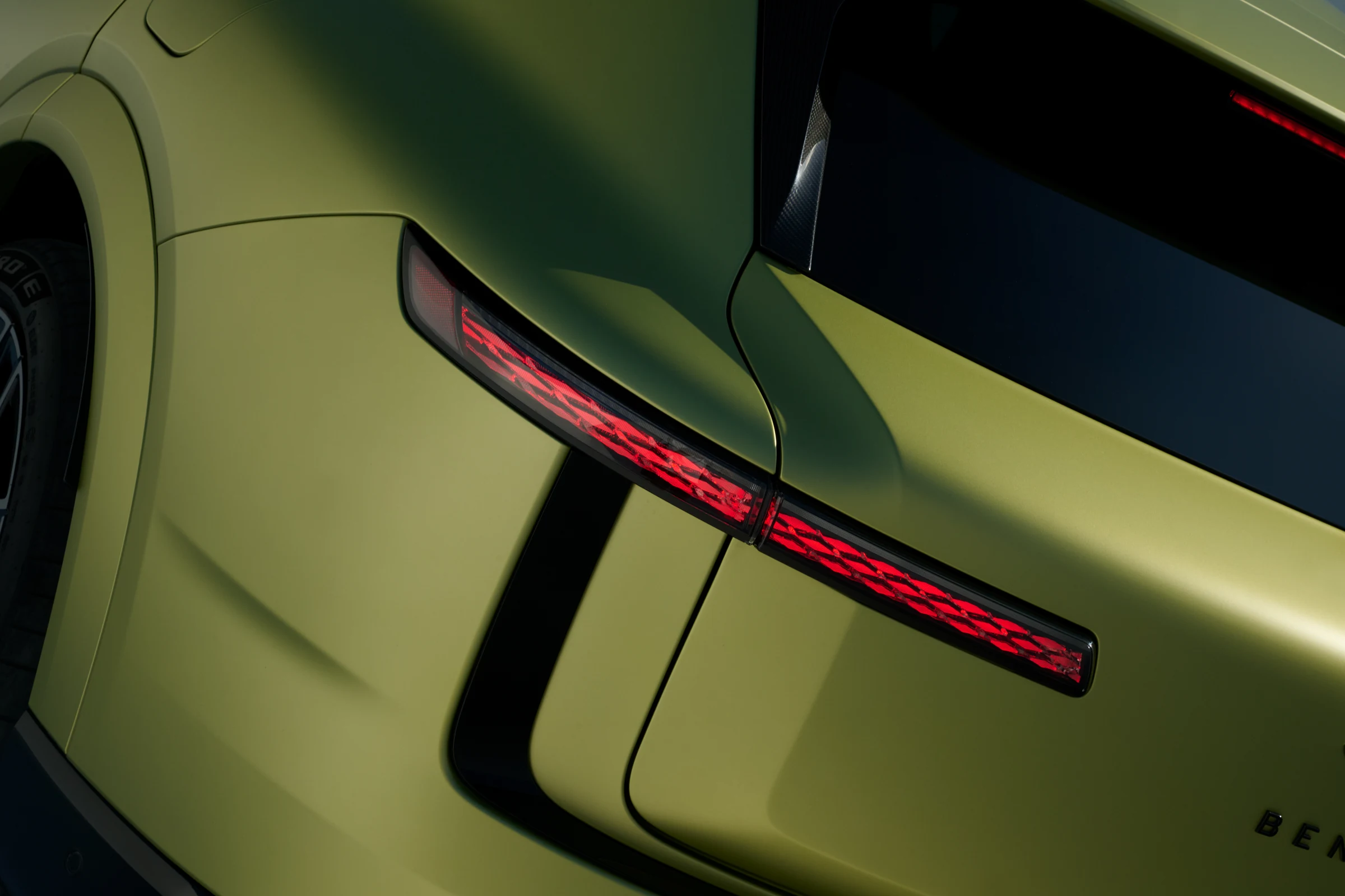 Bentley Torcal close-up details official photo 2