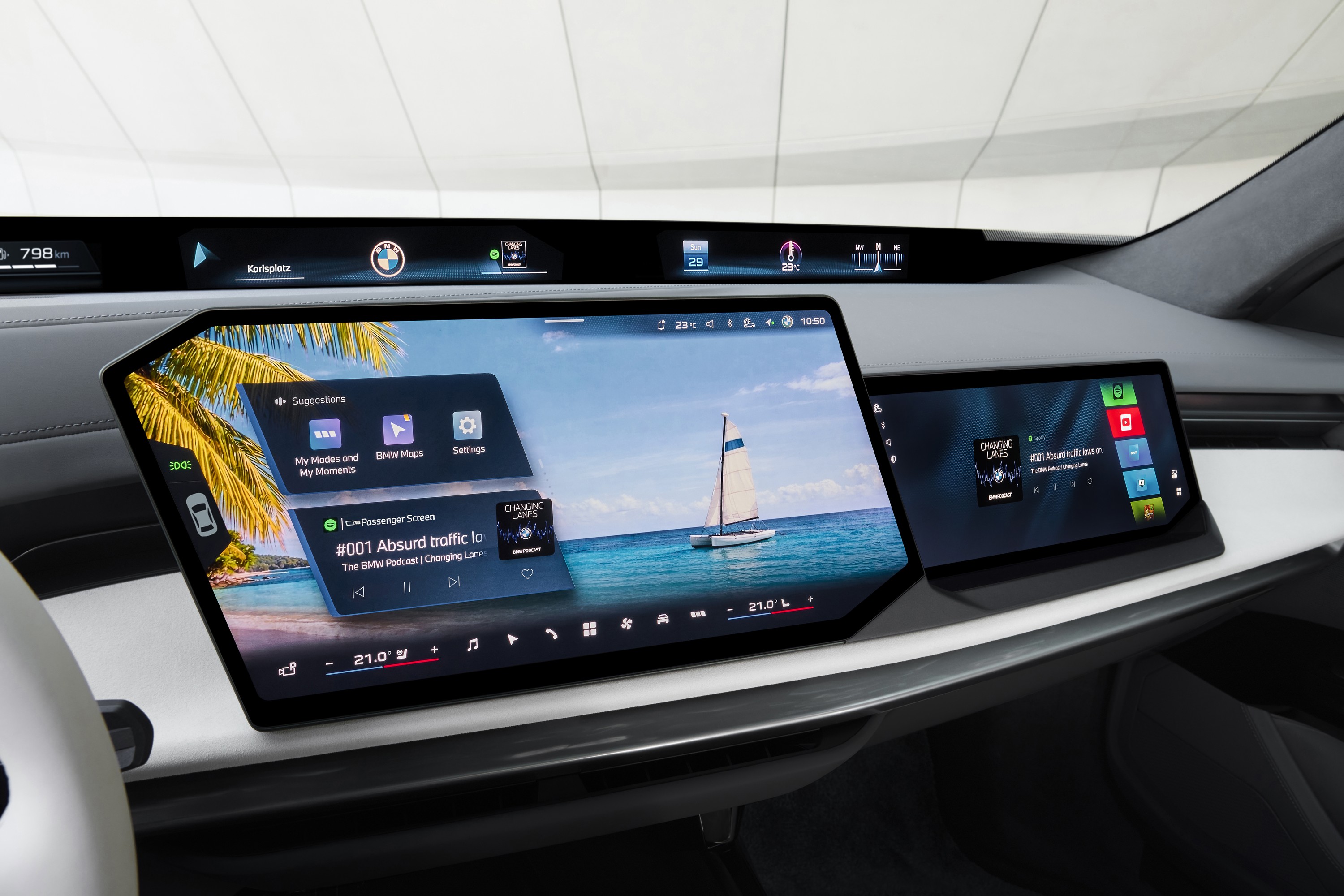 BMW 7 Series interior P90638751