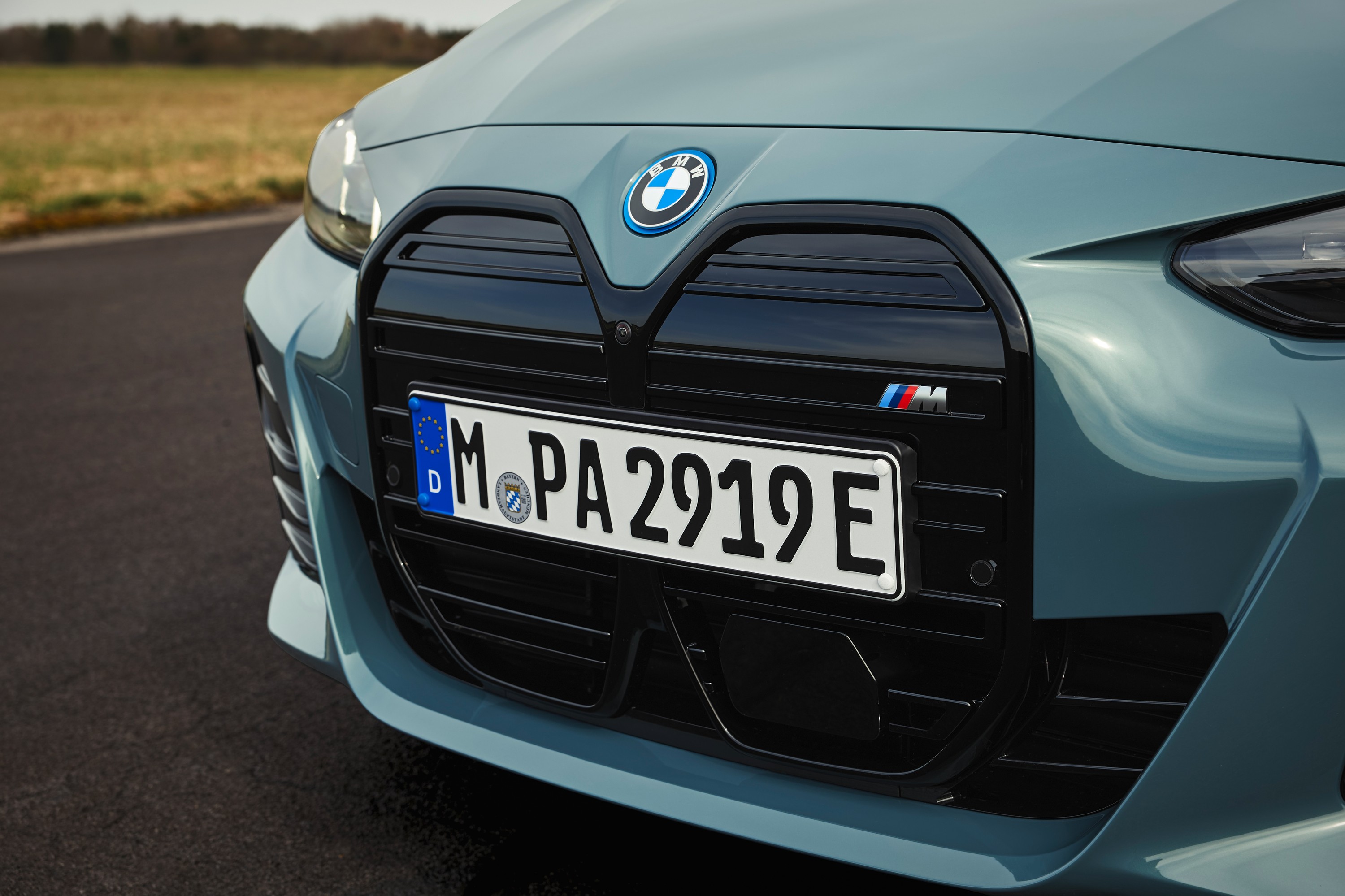 BMW i4 exterior P90546645
