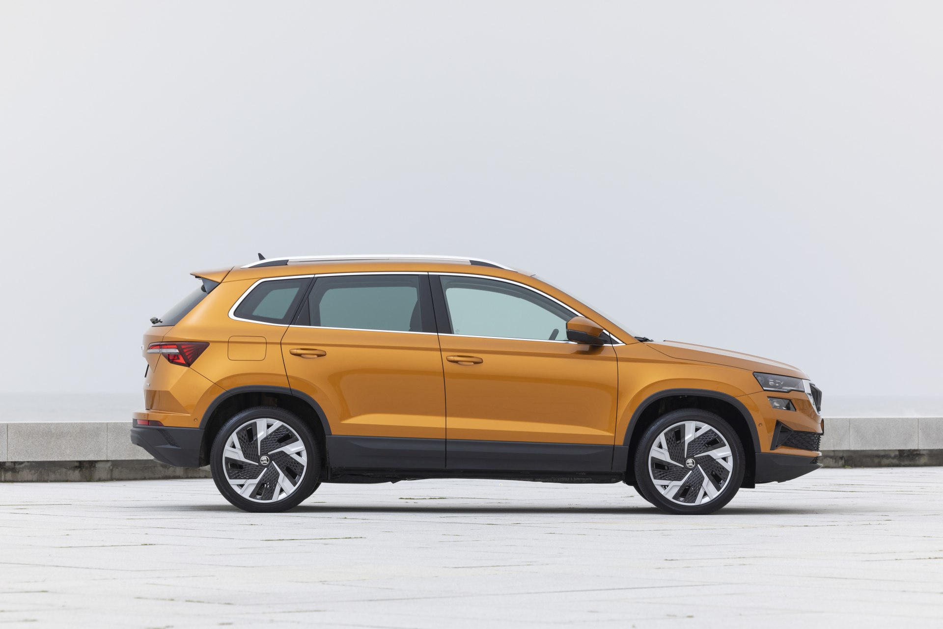 Škoda Karoq Exterior official photo