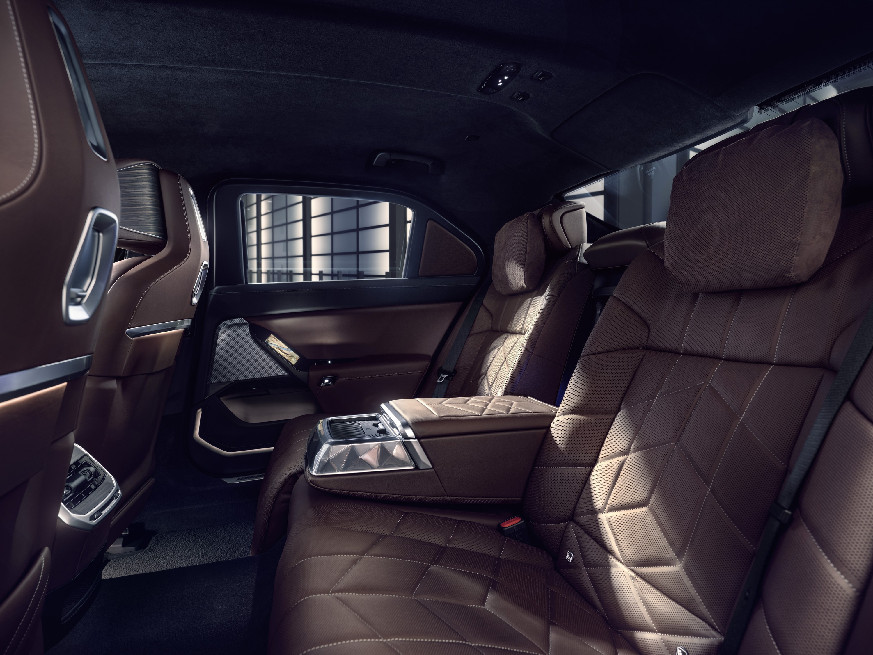 BMW 760i exterior P90516179