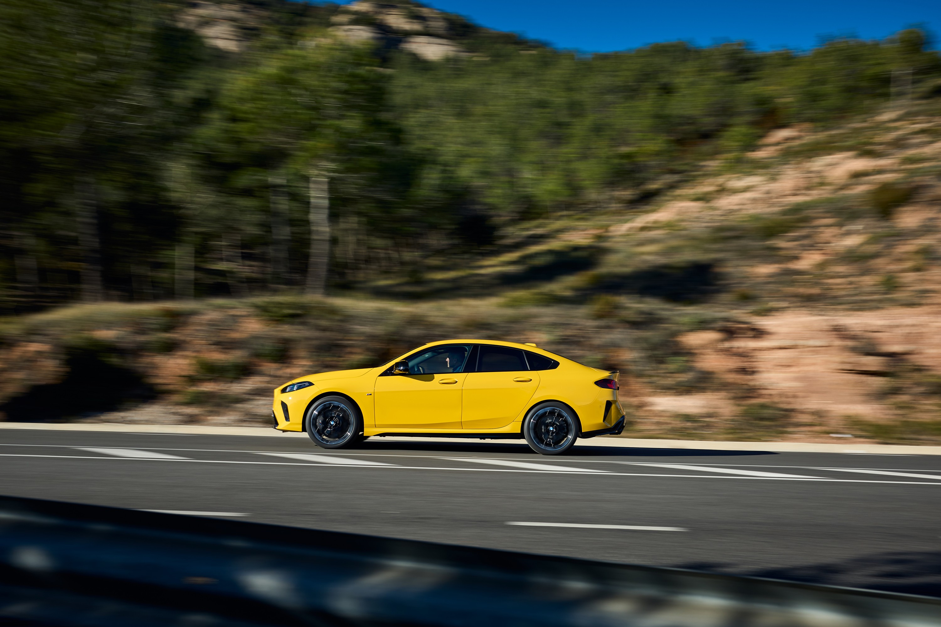 BMW M235 exterior P90588977