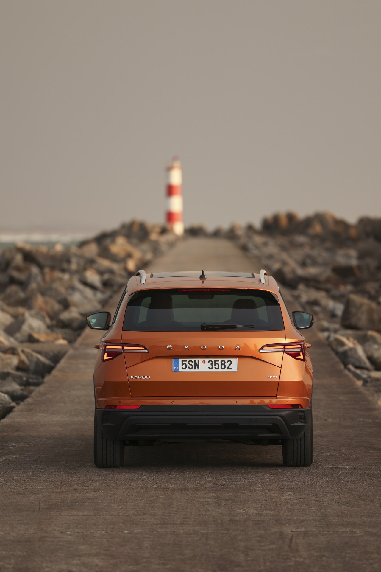 Škoda Karoq Exterior official photo