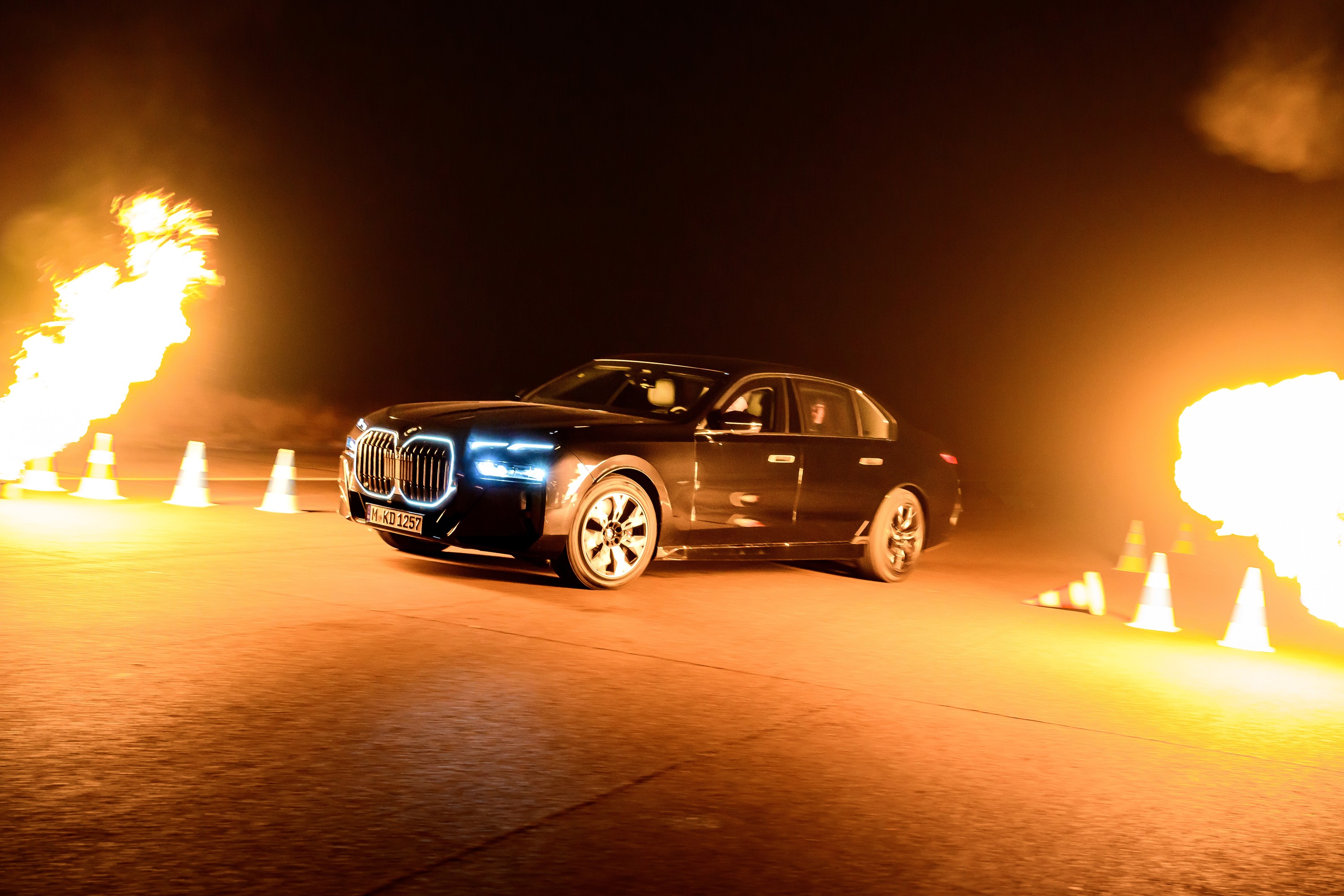 BMW 760i driving P90543778