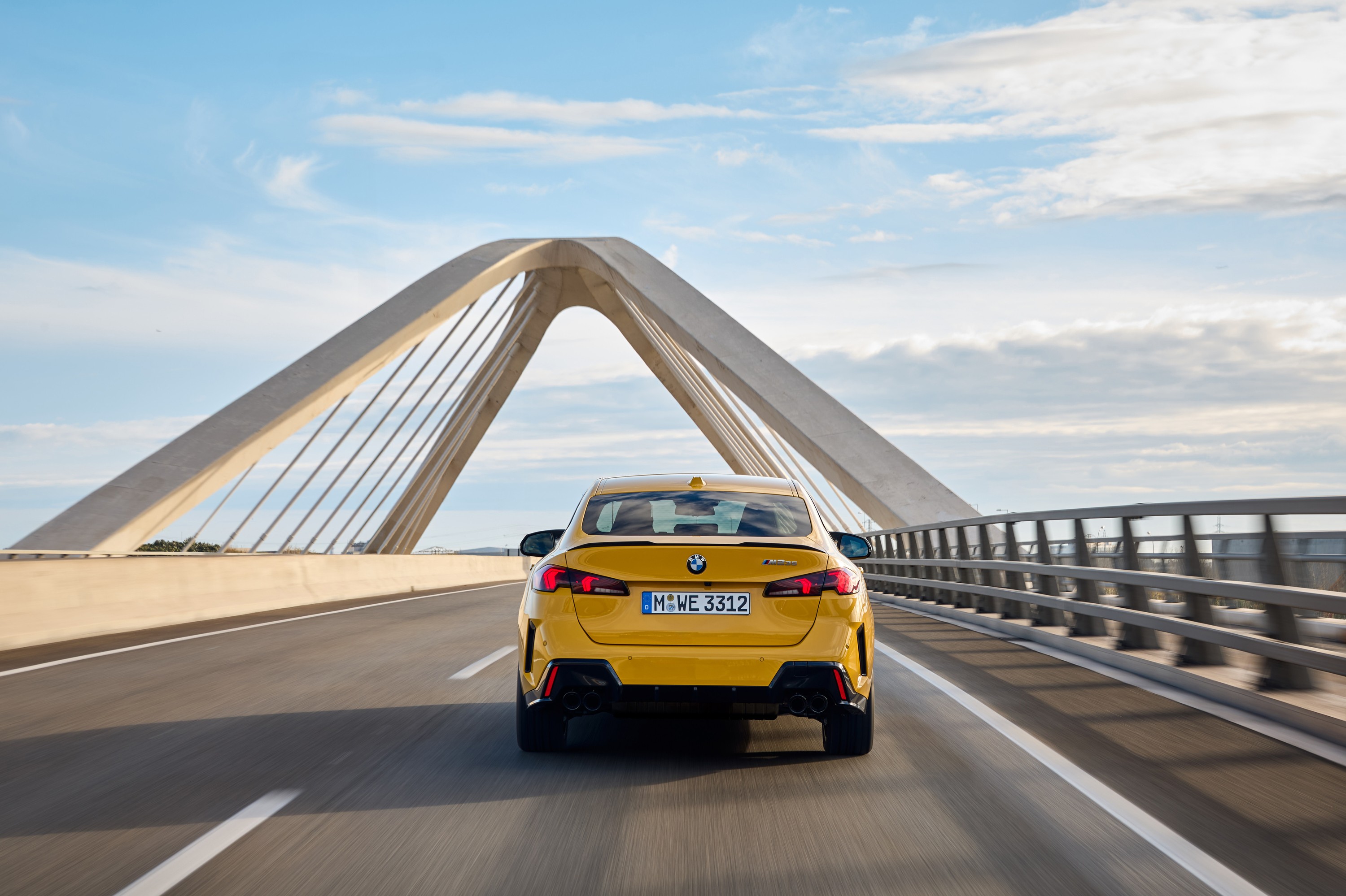 BMW M235 exterior P90588991