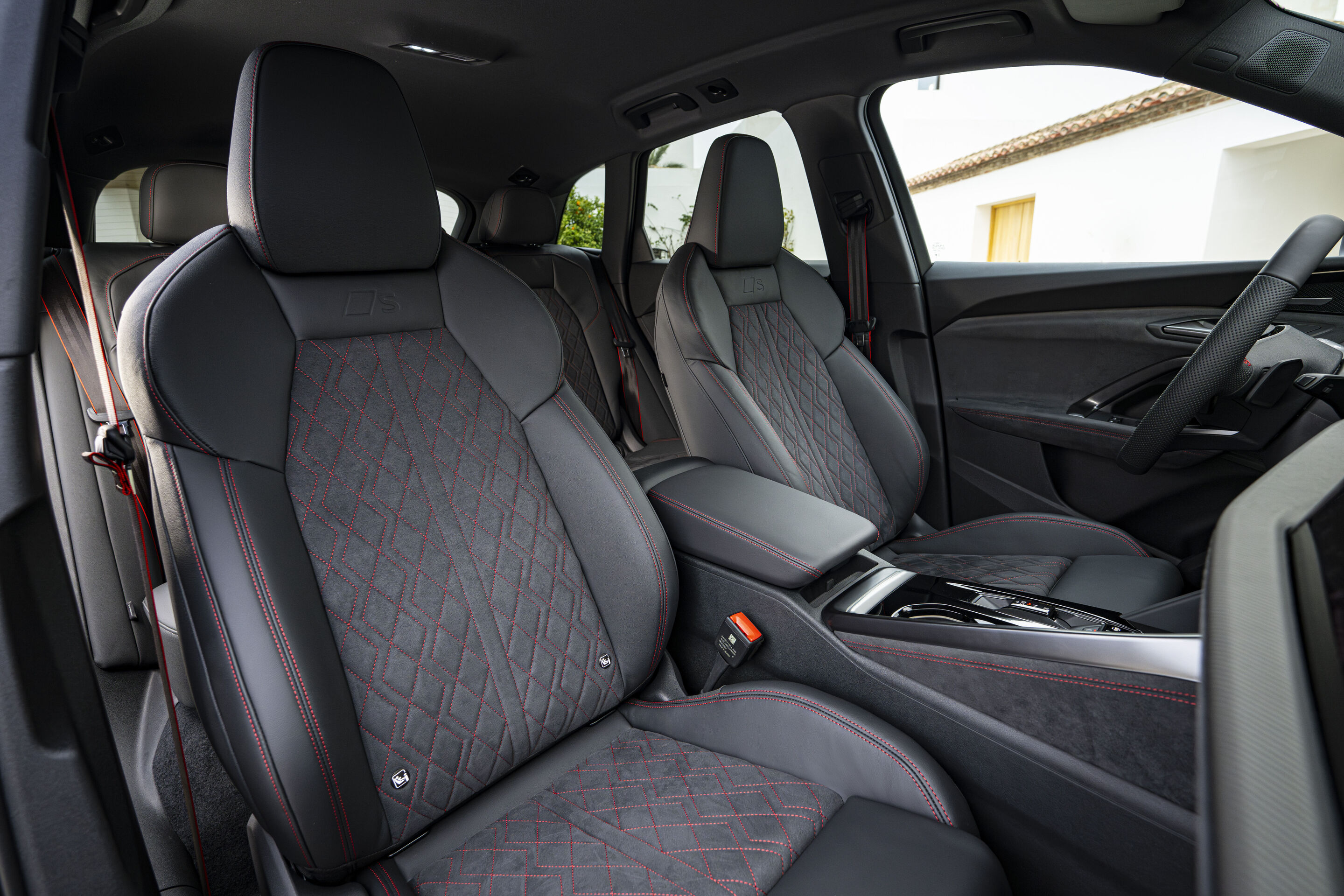 Audi SQ5 SUV additional exterior official photo