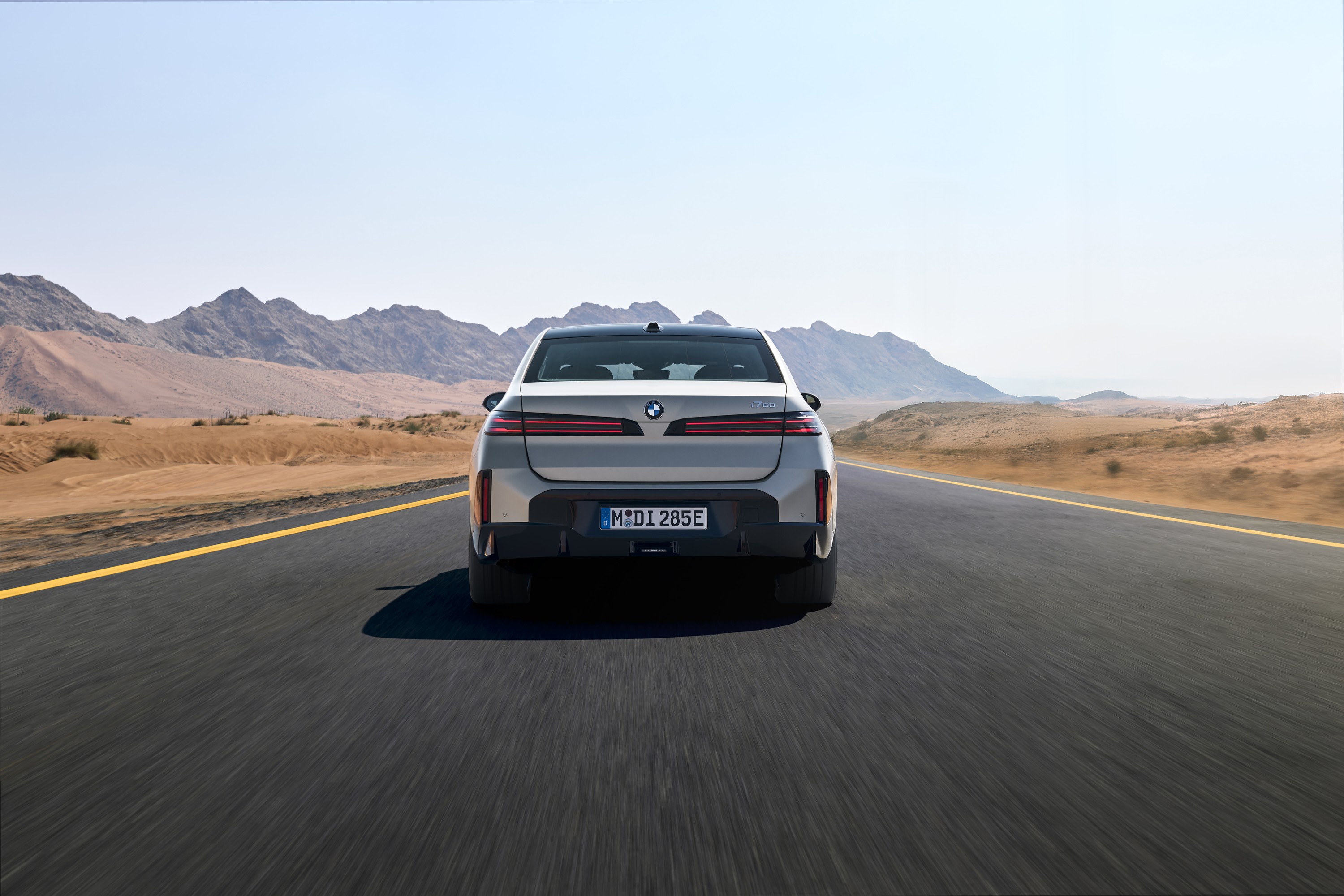 BMW i7 exterior P90636166