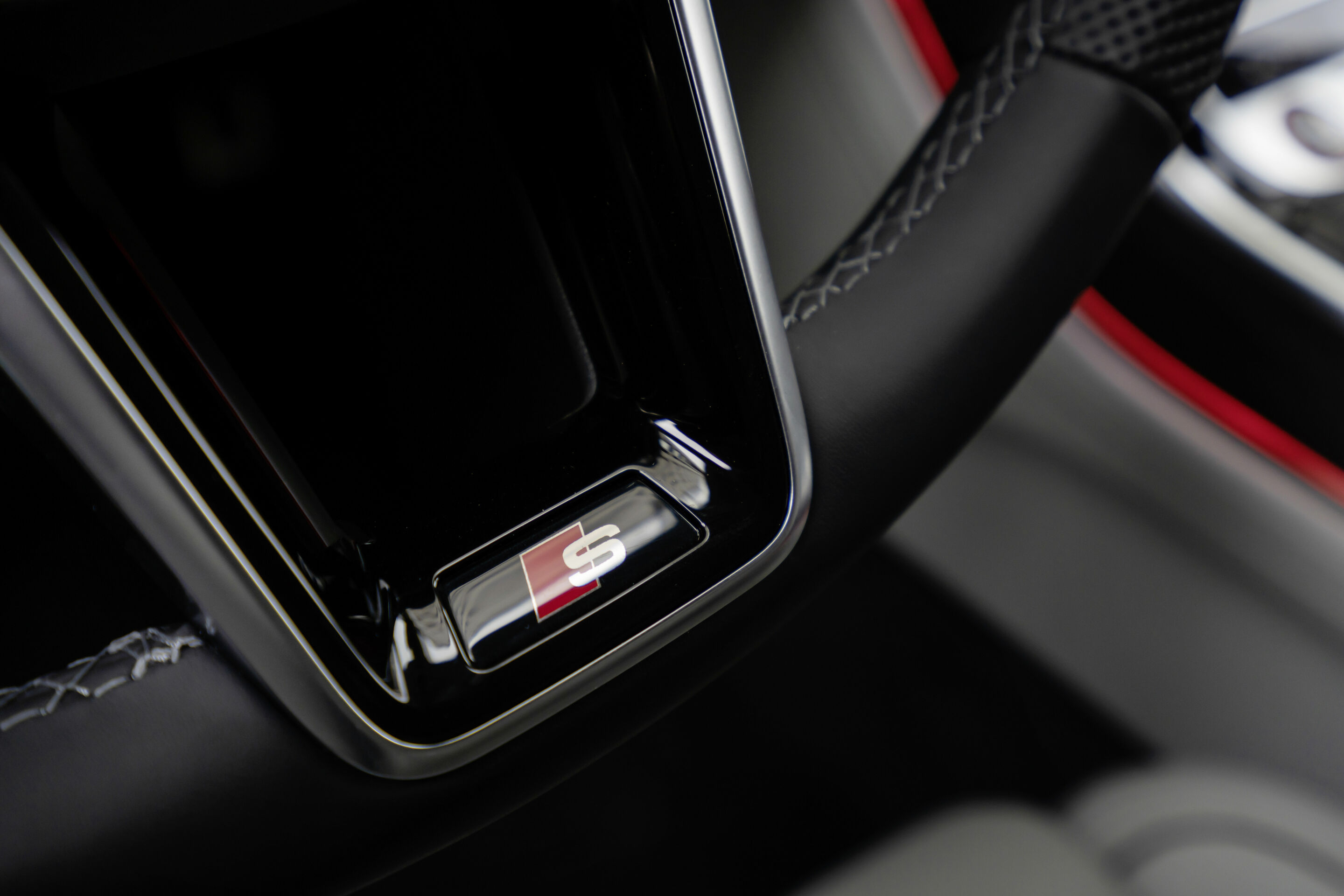 Audi S8 interior and cockpit A220814