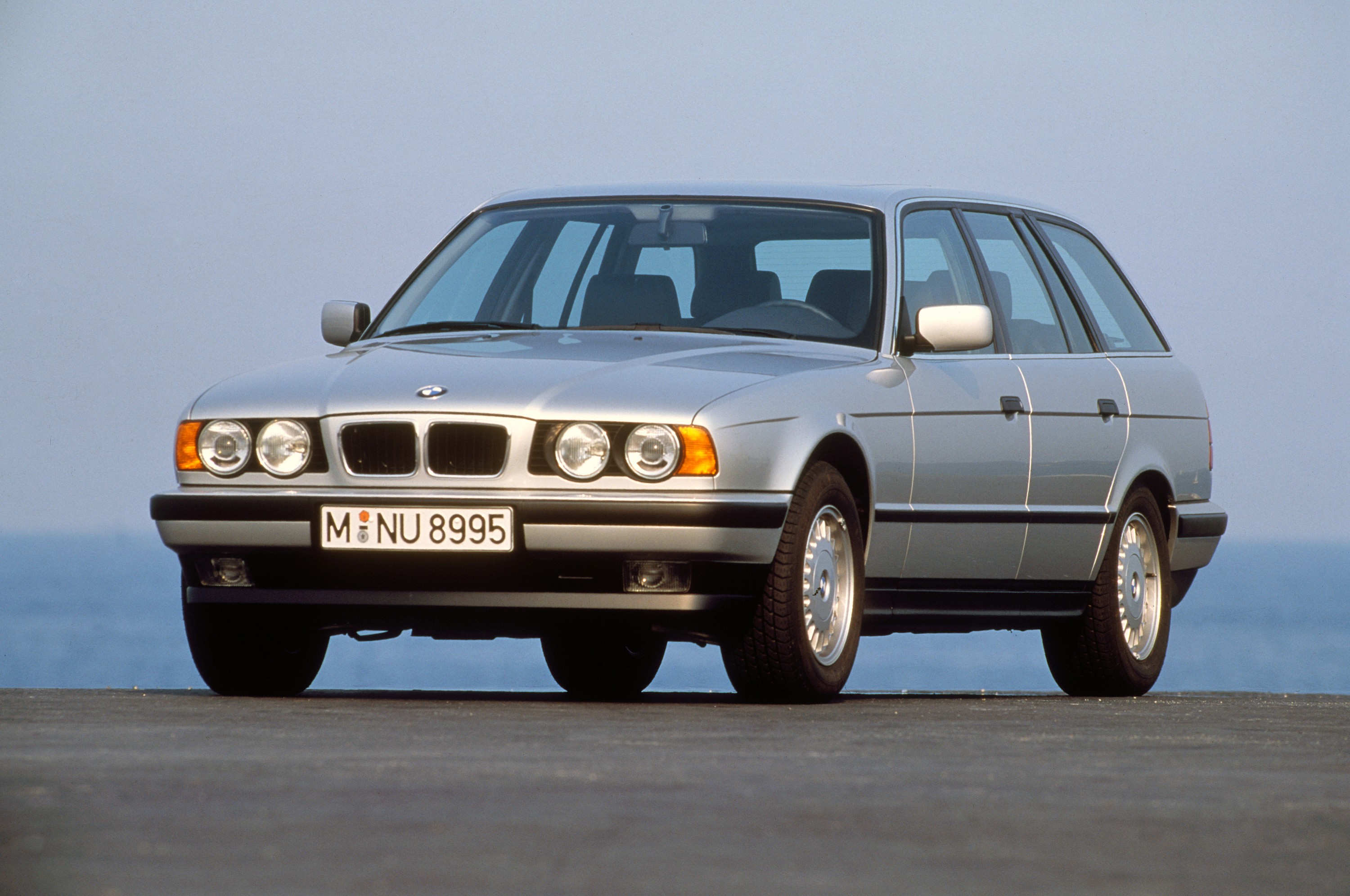 BMW 5 Series exterior P90537404