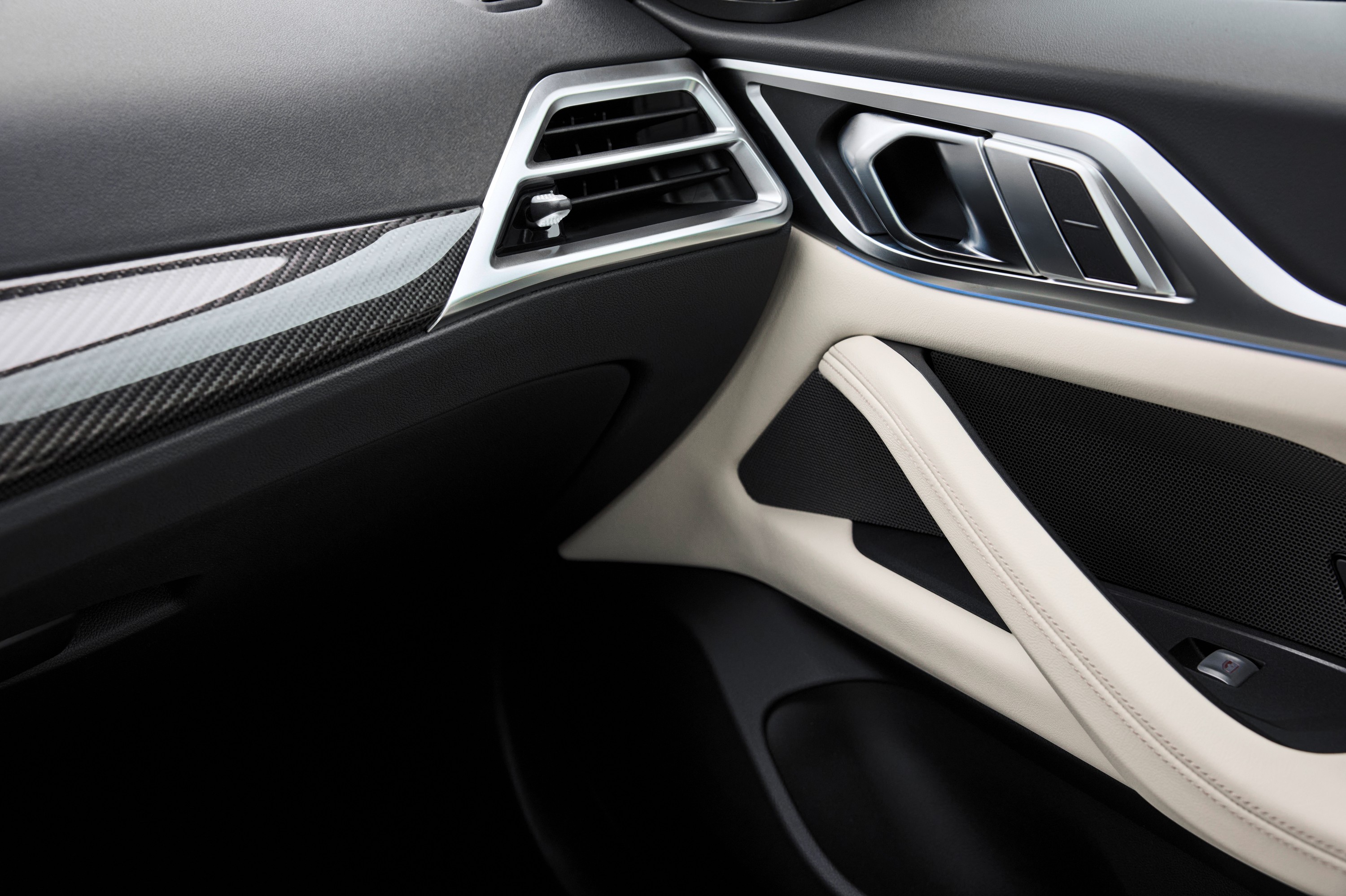 BMW M440i interior P90546591