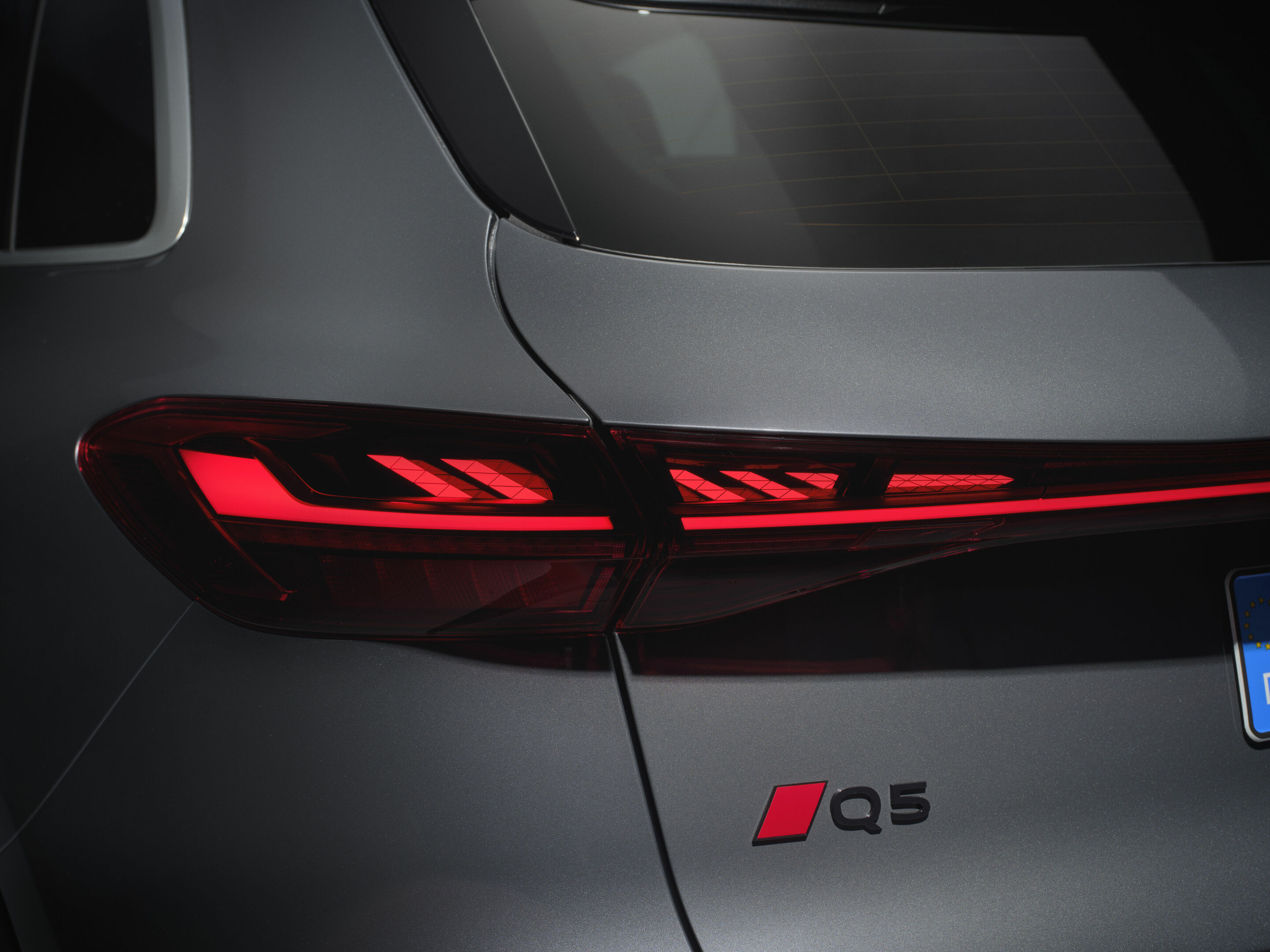 Audi Q5 SUV additional exterior official photo