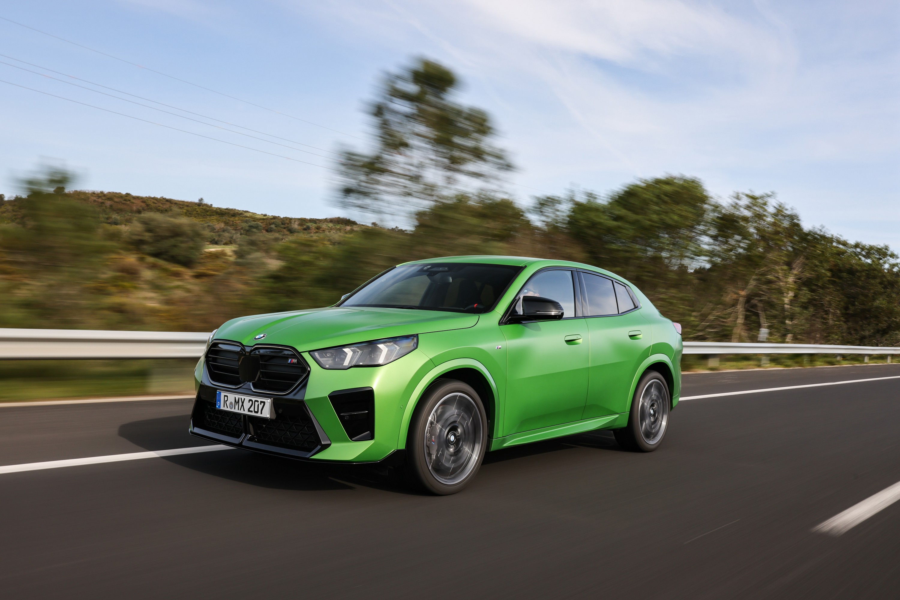 BMW X2 driving P90540176