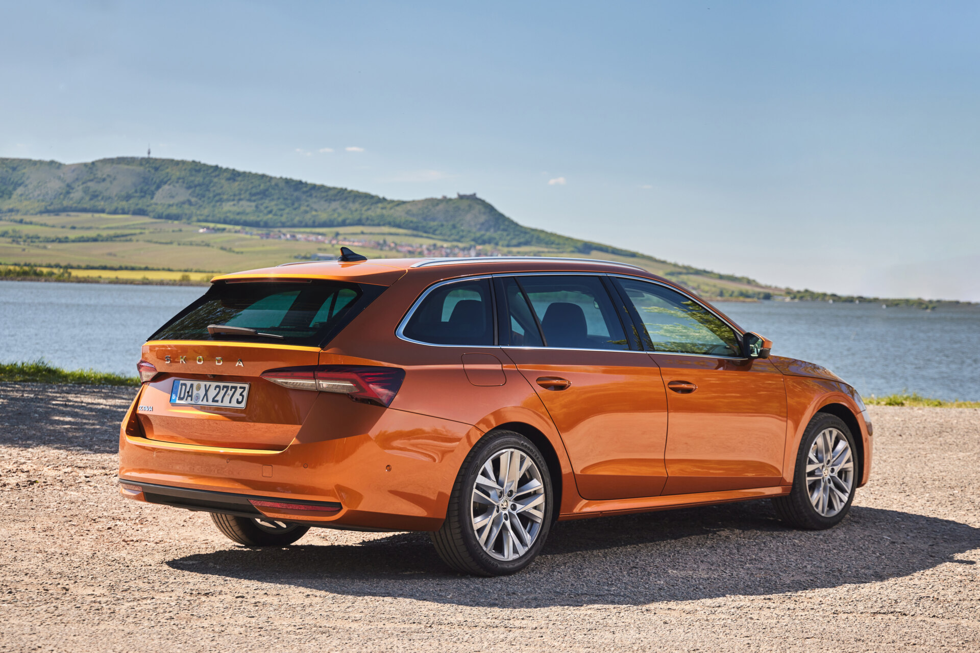 Škoda Octavia Exterior official photo