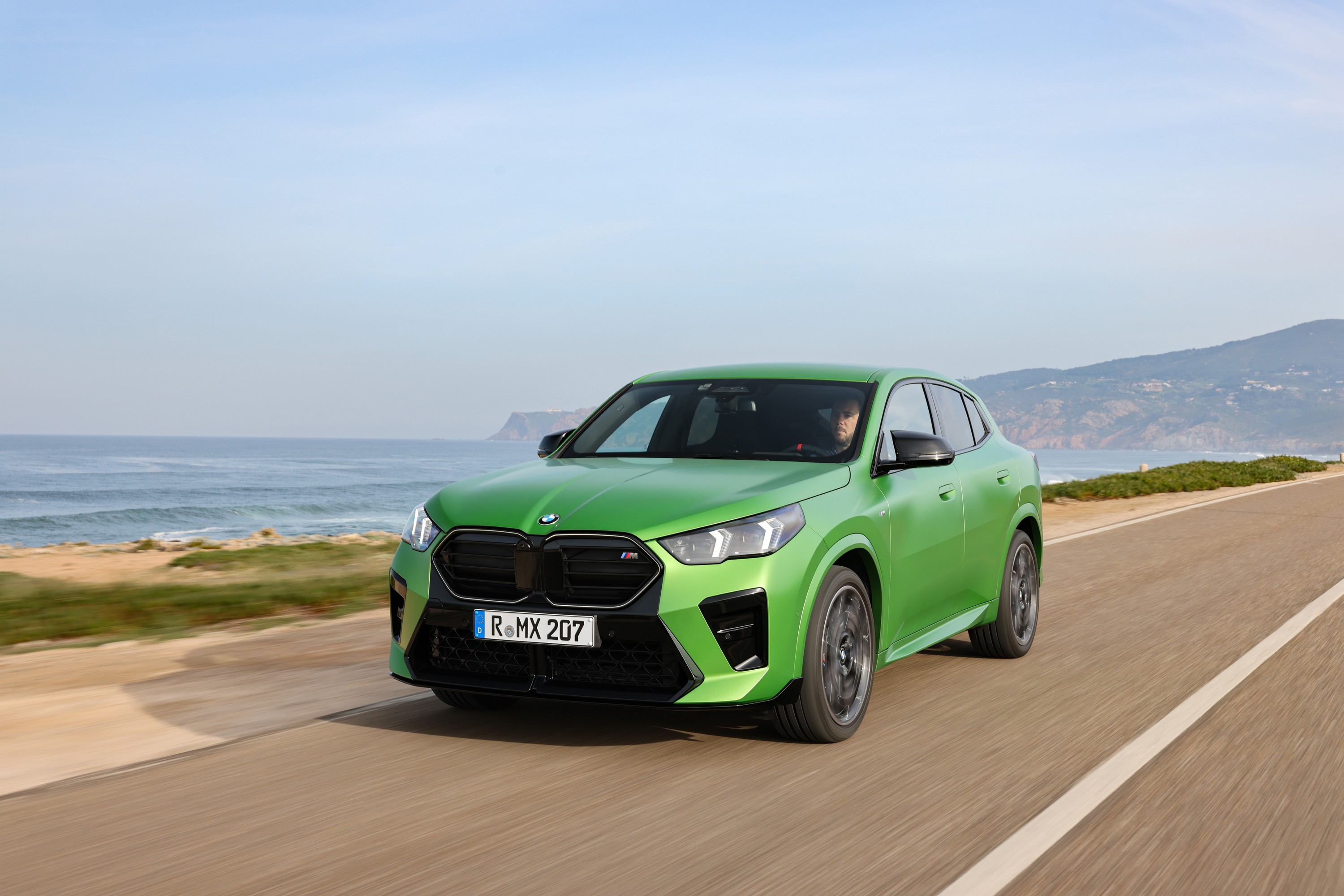 BMW X2 driving P90540224