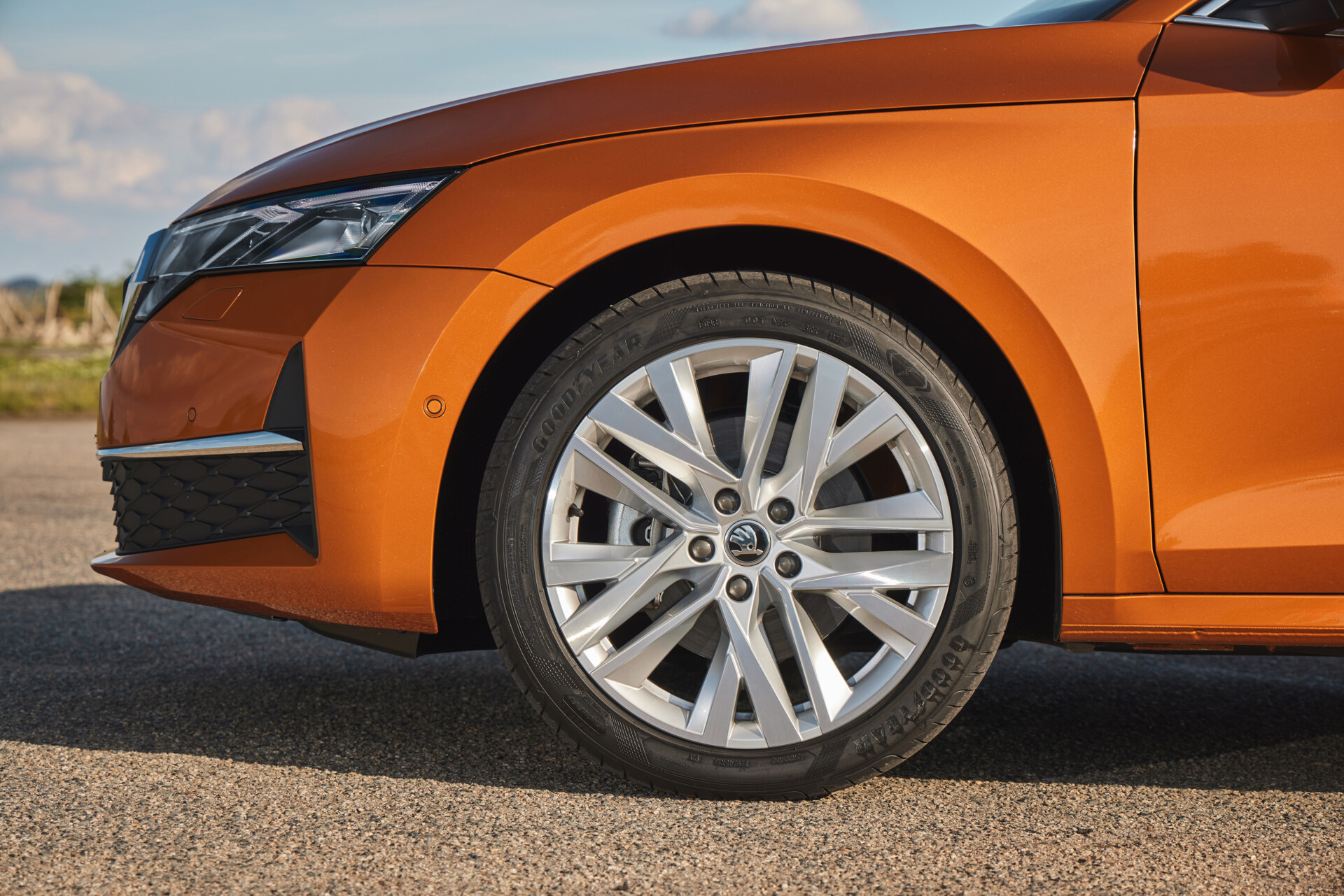 Škoda Octavia exterior official photo
