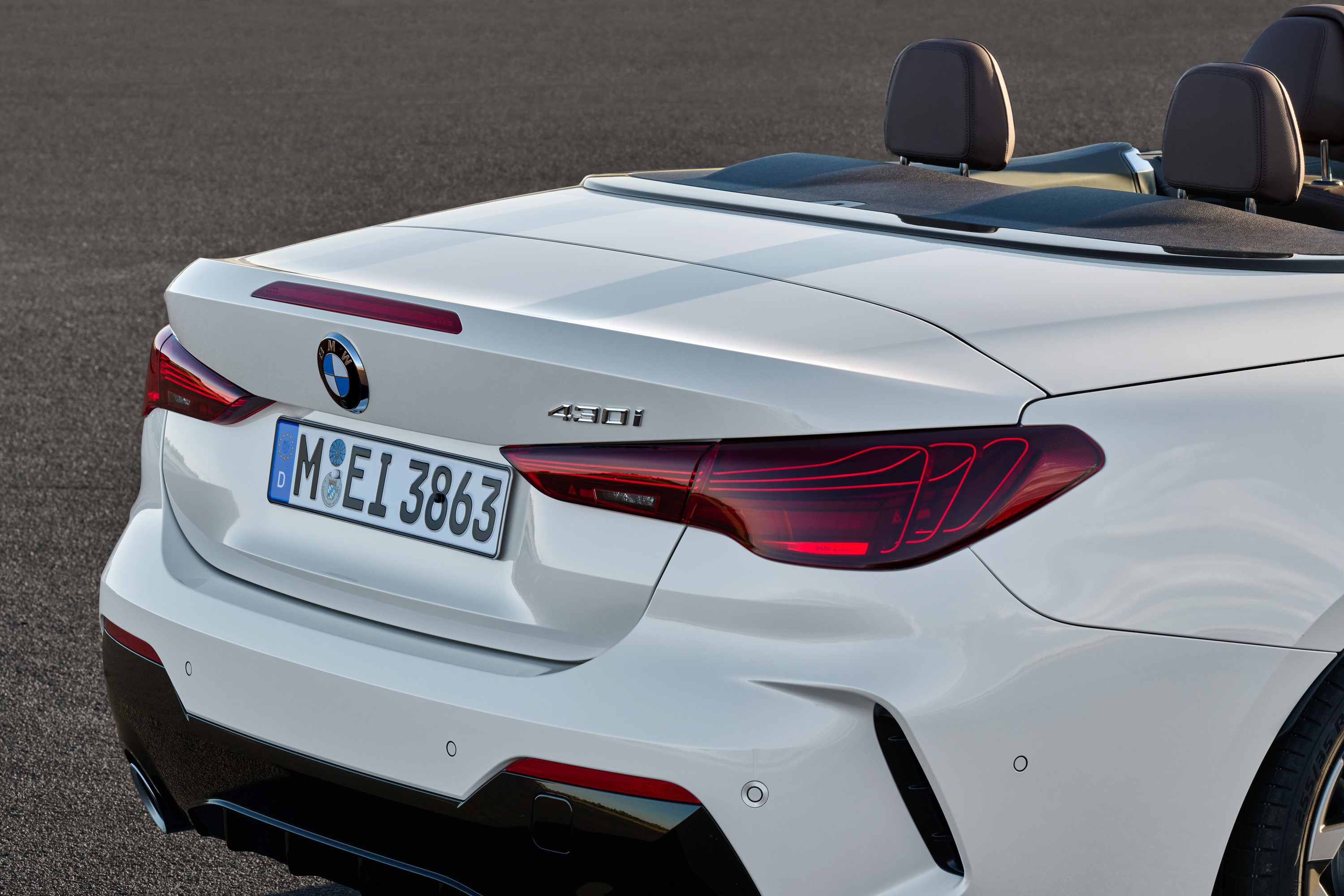 BMW 4 Series exterior P90535887