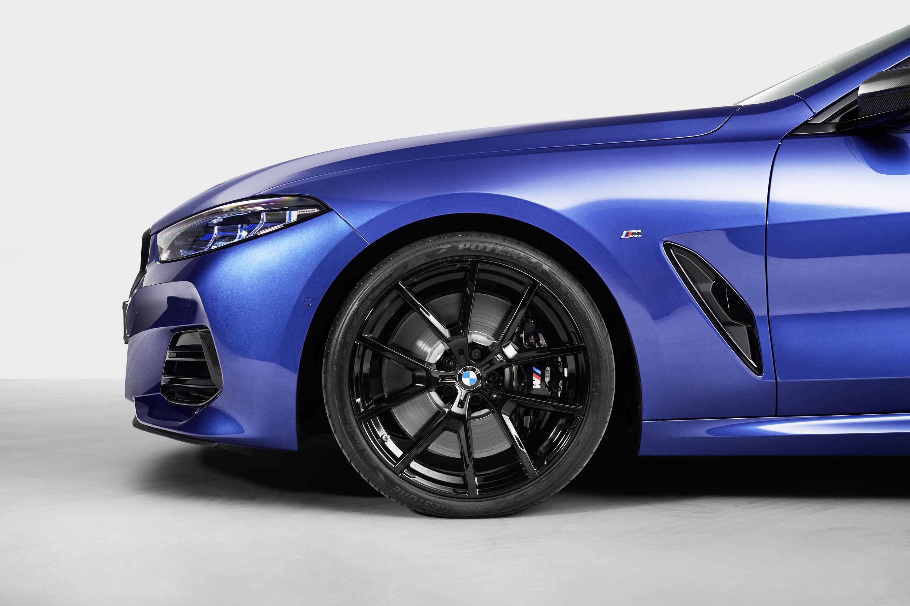 BMW M850i exterior P90449077