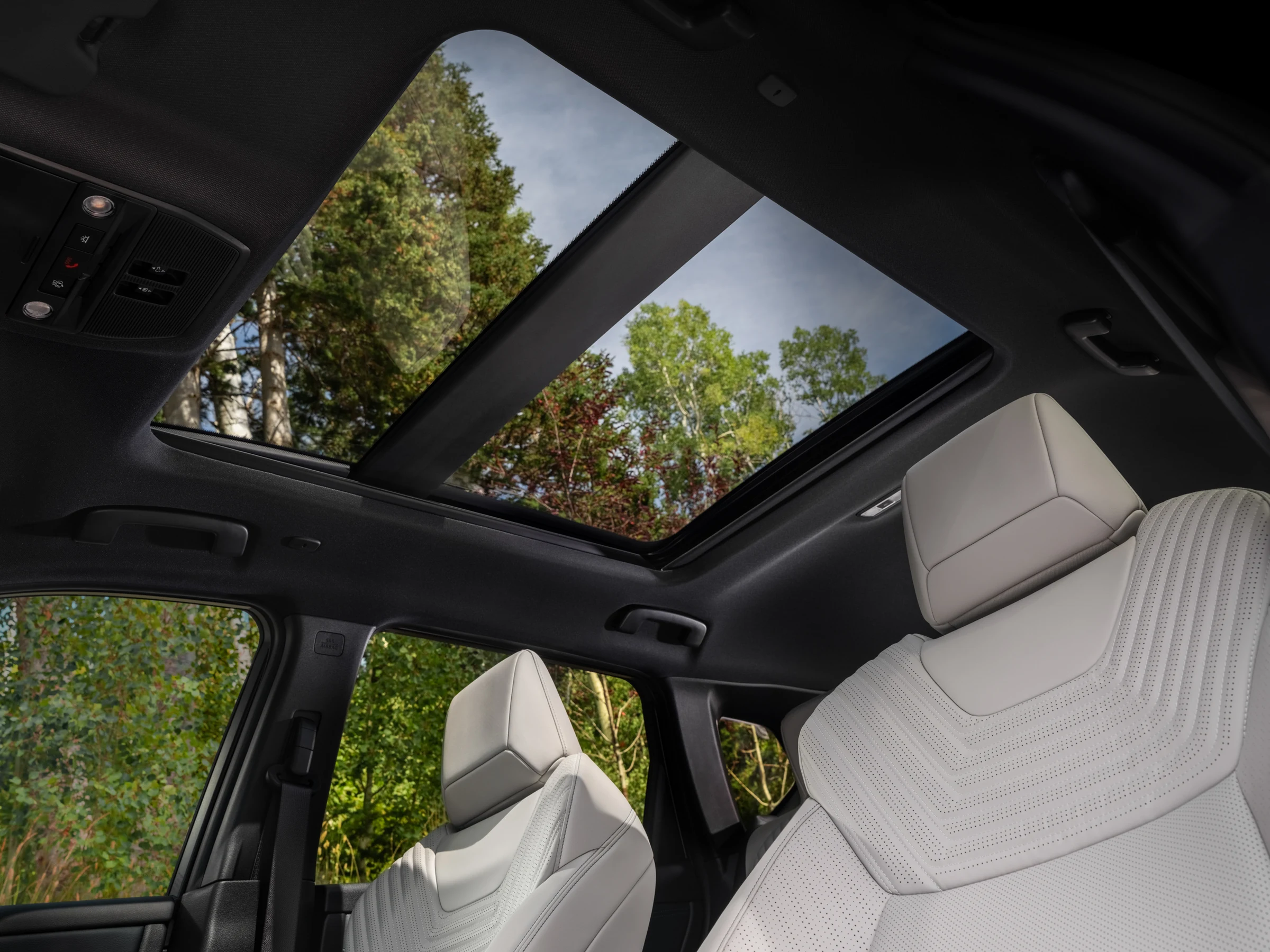 2027 Nissan Rogue Hybrid interior photo 16