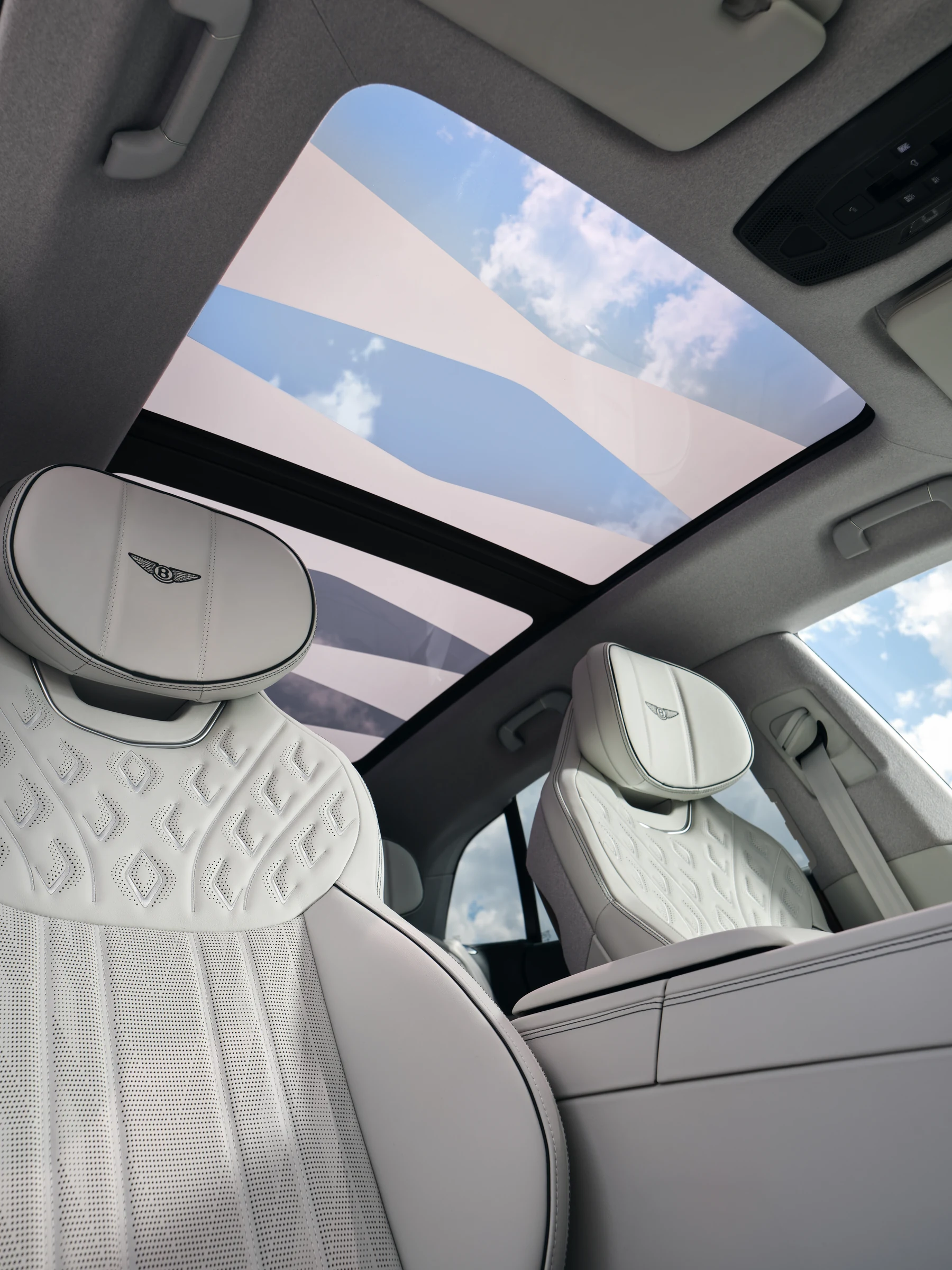 Bentley Torcal interior official photo 12