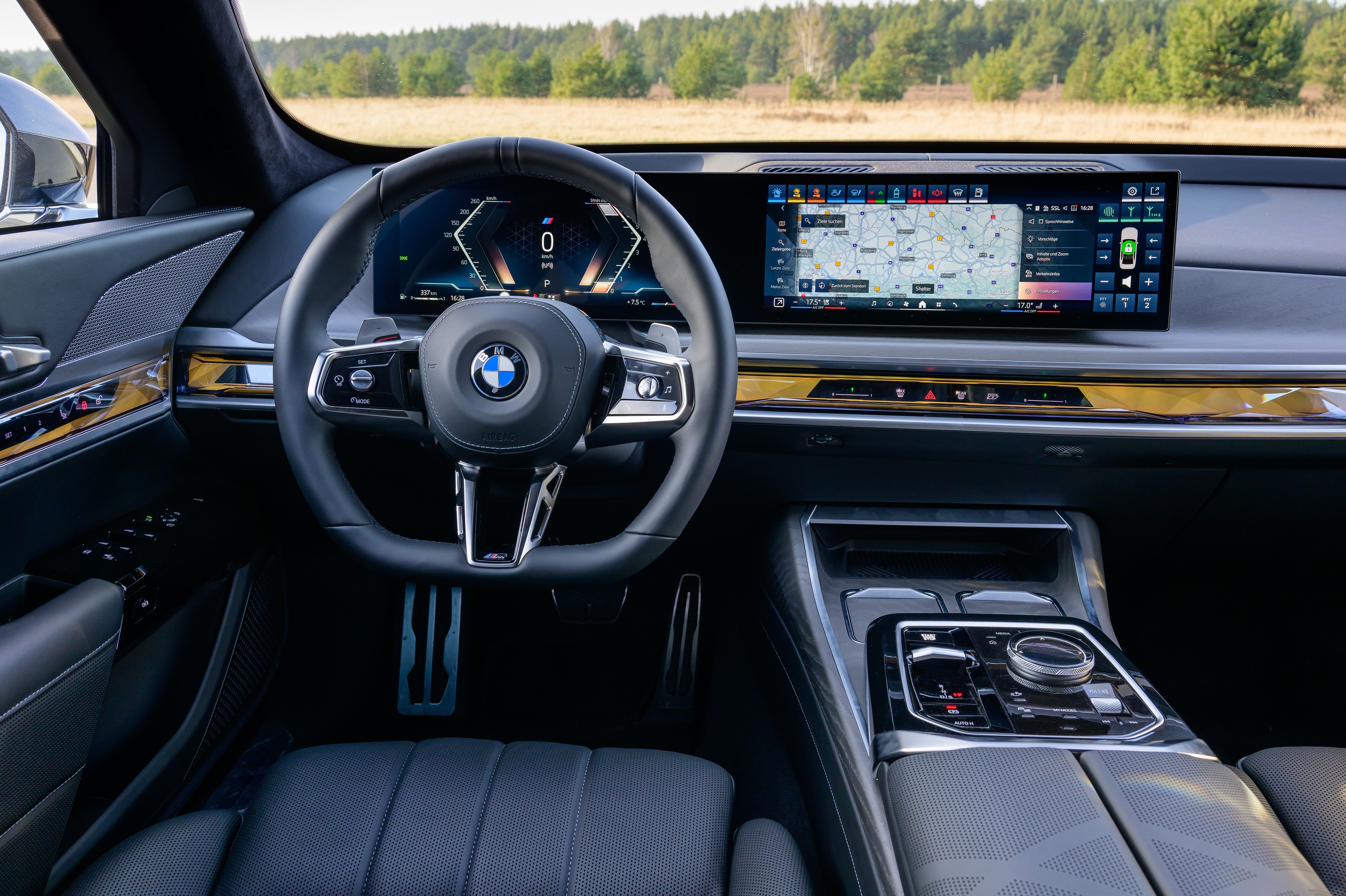 BMW 760i driving P90543786